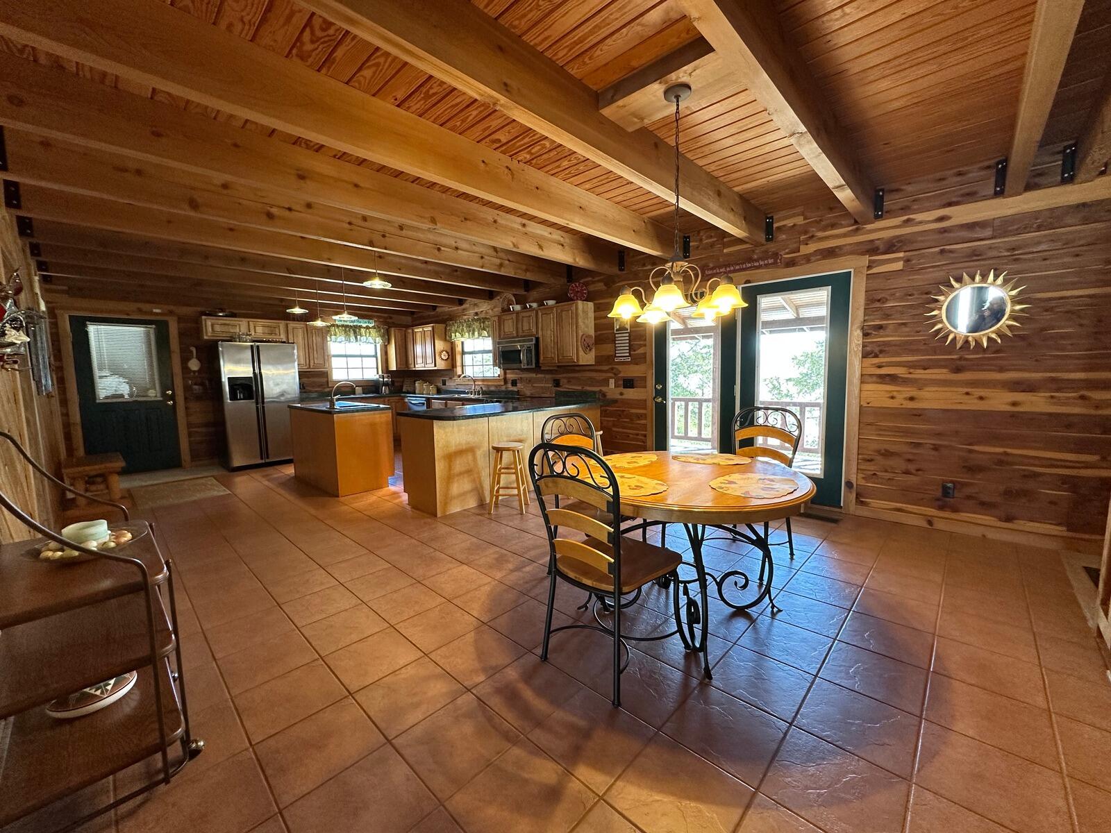 300 Round Up Lane Property Photo 13