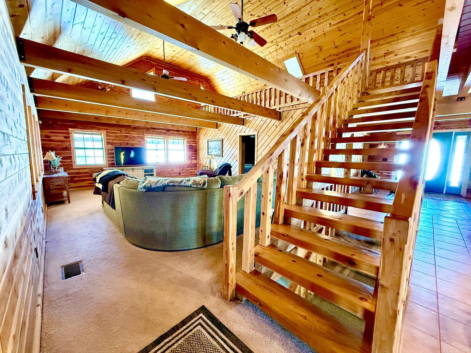 300 Round Up Lane Property Photo 16