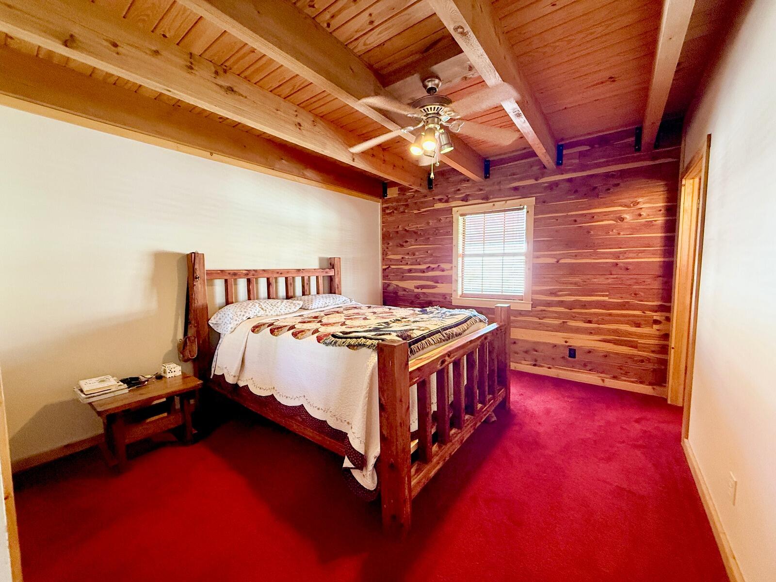 300 Round Up Lane Property Photo 21