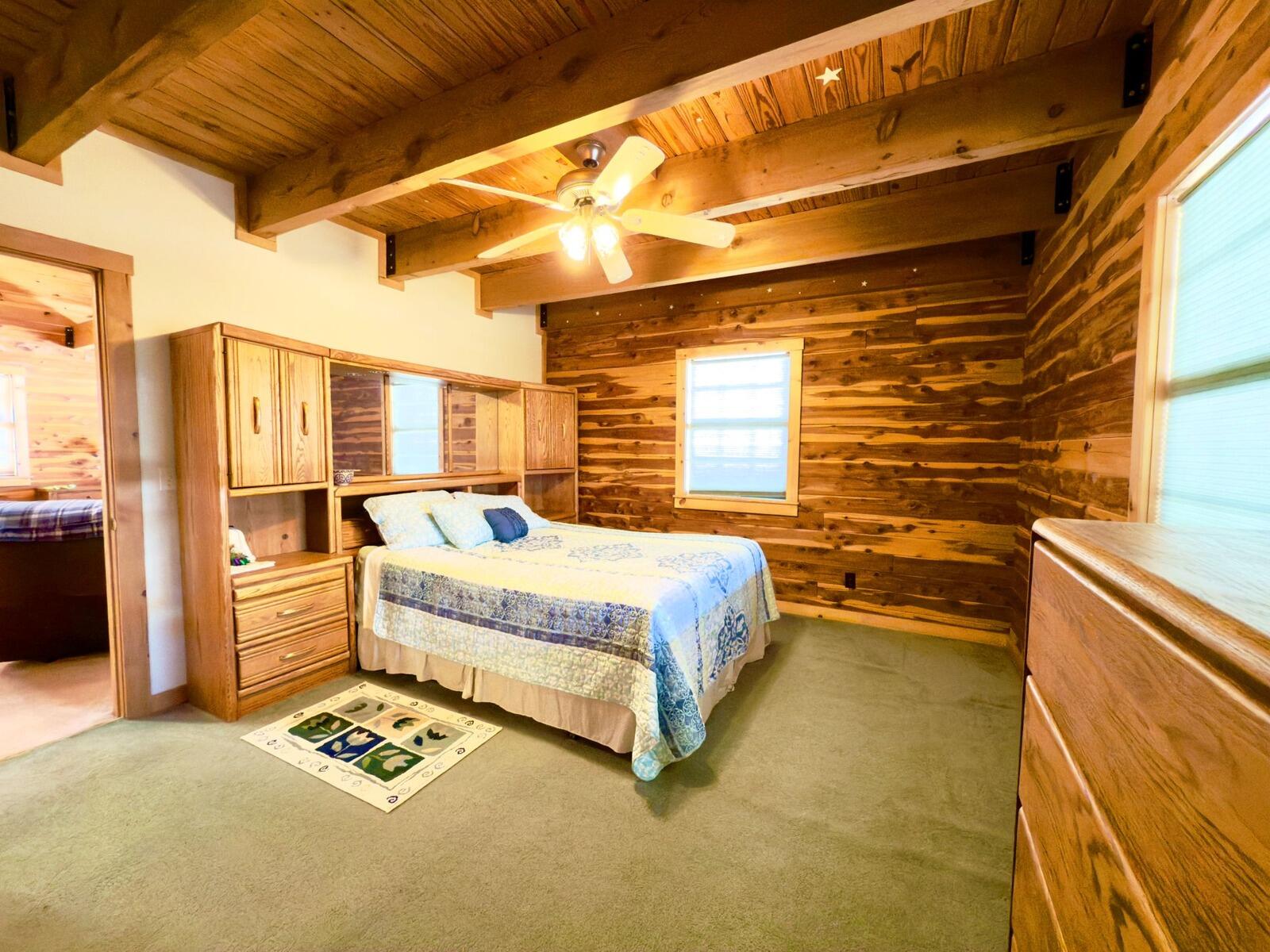 300 Round Up Lane Property Photo 22