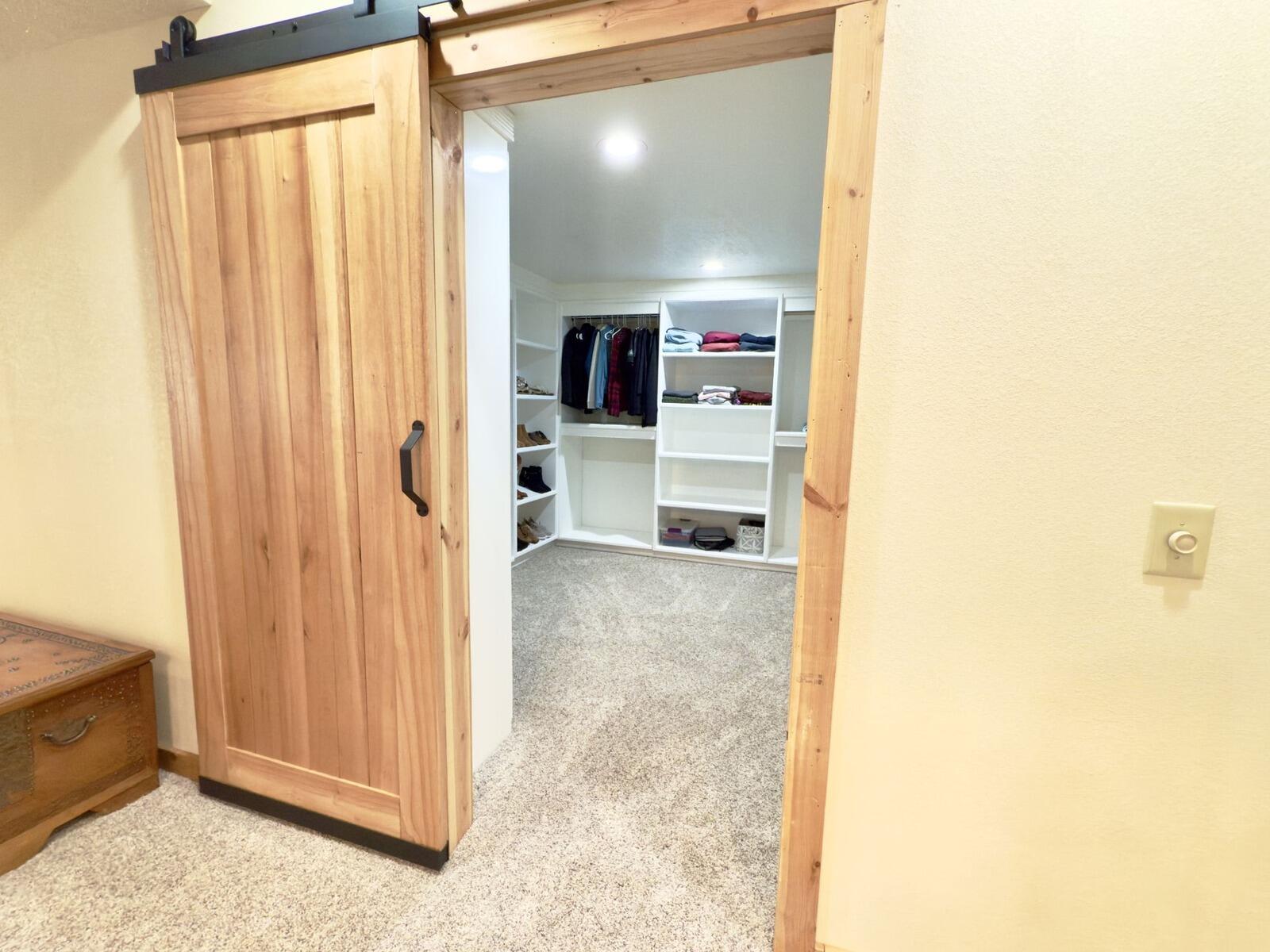 300 Round Up Lane Property Photo 43