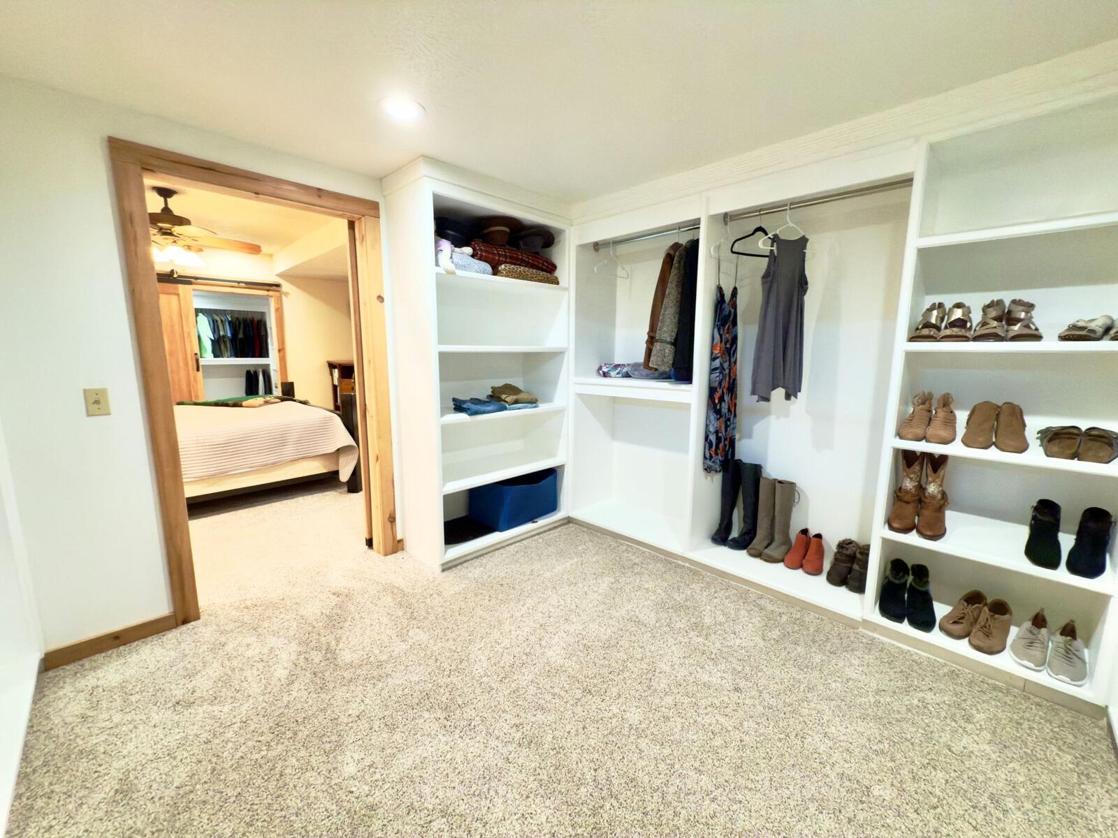 300 Round Up Lane Property Photo 44