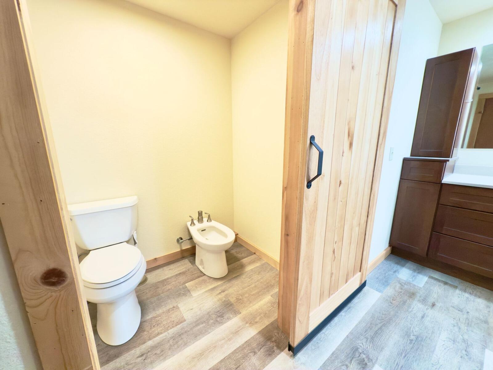 300 Round Up Lane Property Photo 47