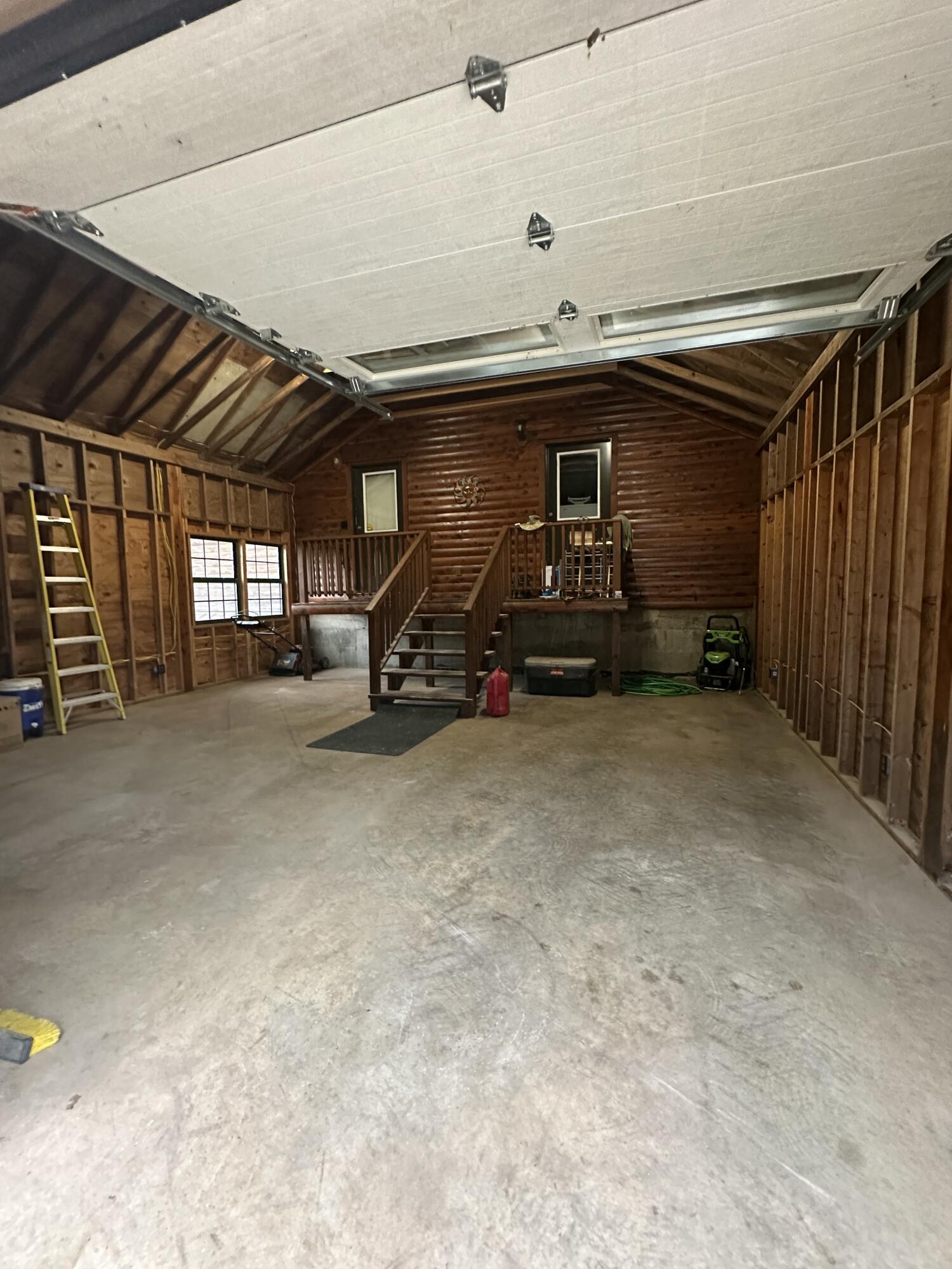 300 Round Up Lane Property Photo 57