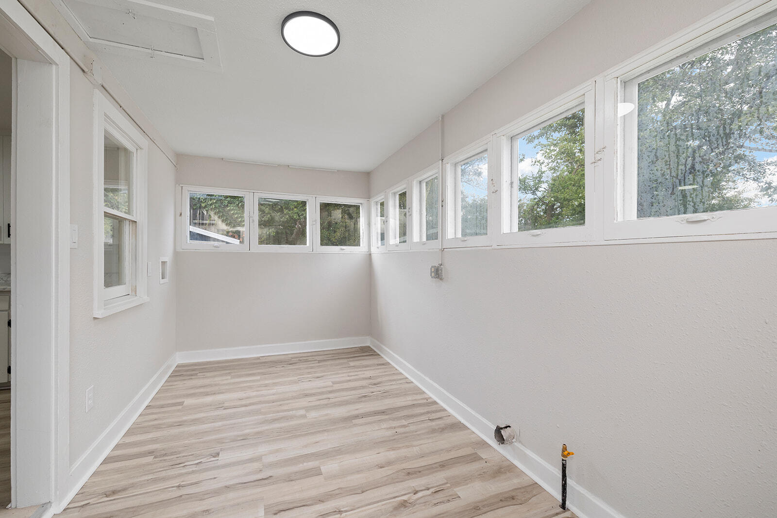 905 North Eagle Avenue Property Photo 12