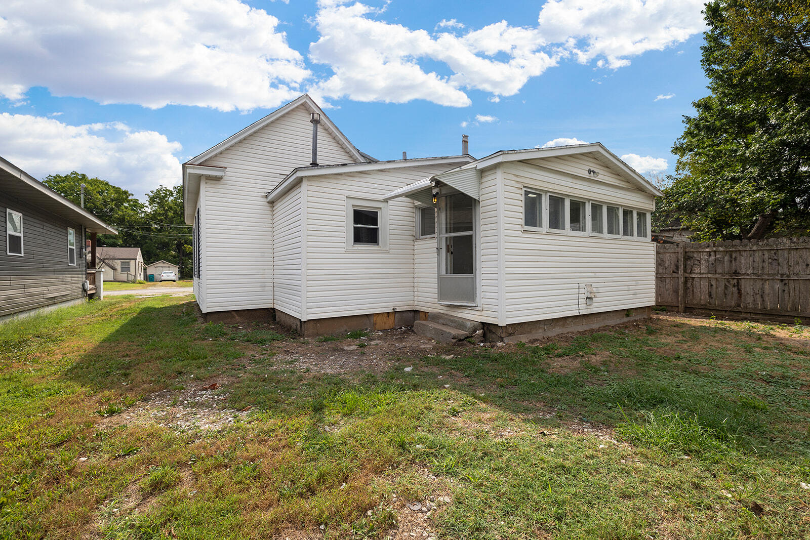 905 North Eagle Avenue Property Photo 19