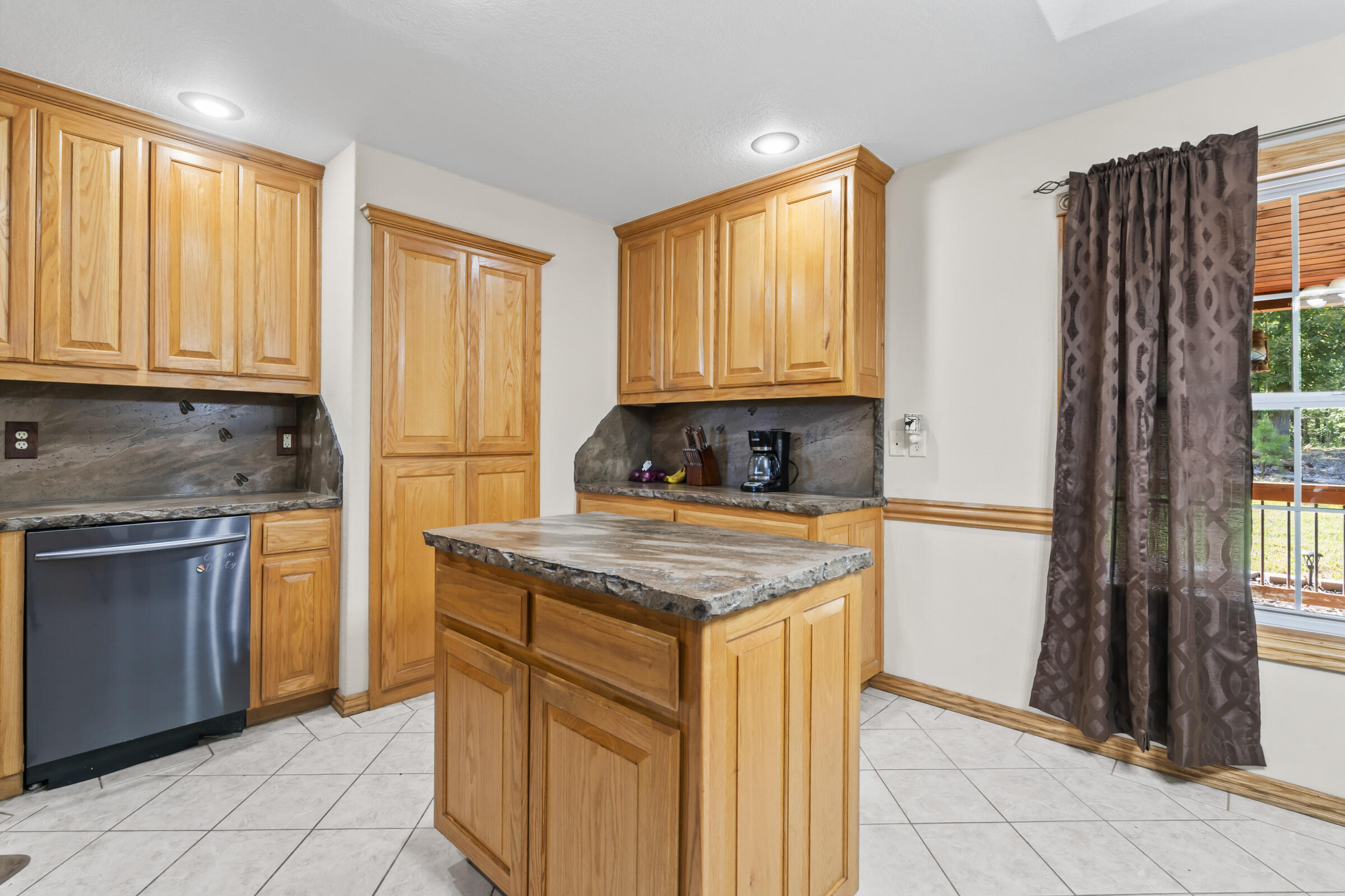 218 Reti Road Property Photo 16