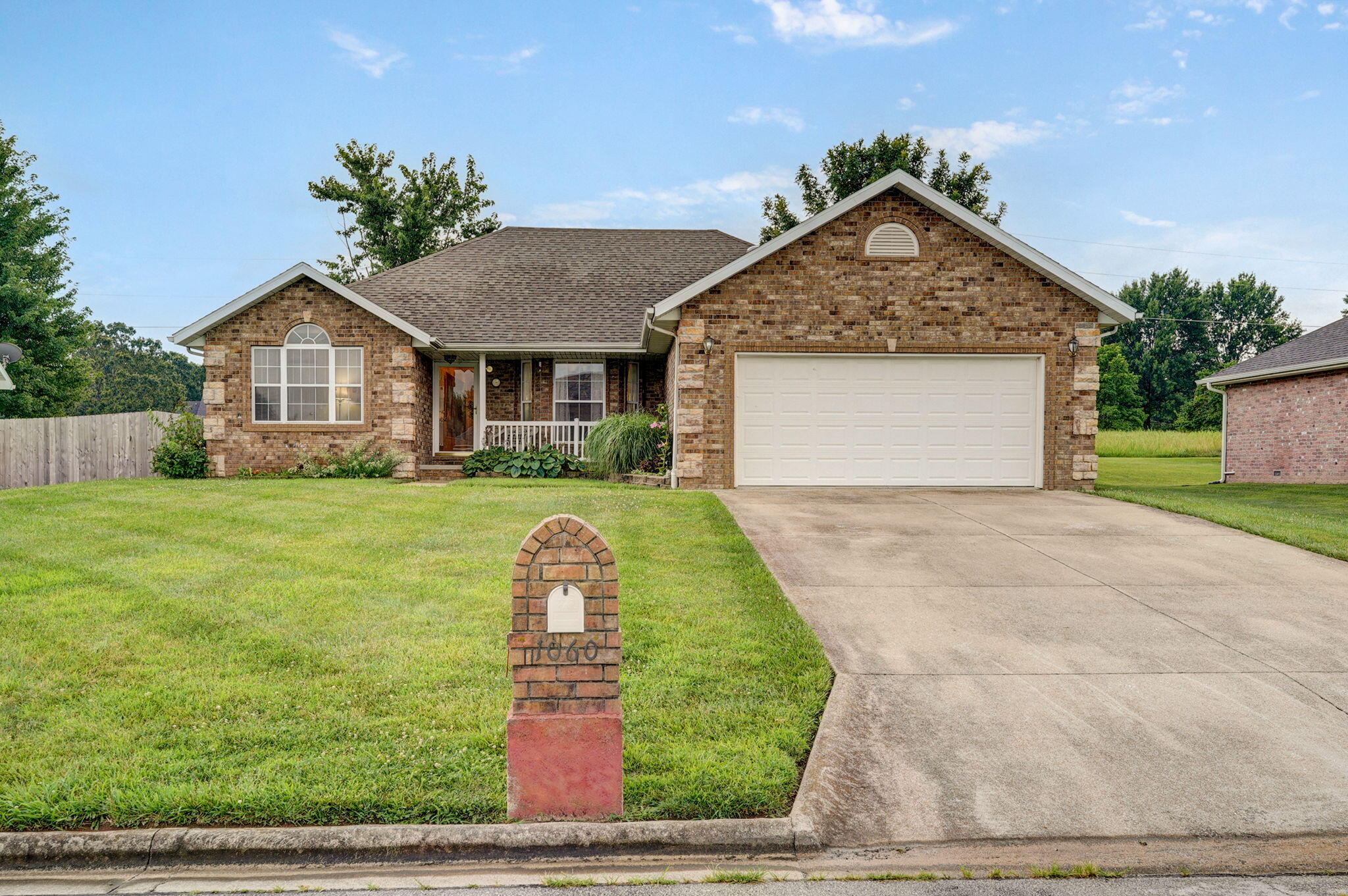 1060 Berkley Drive Property Photo 2