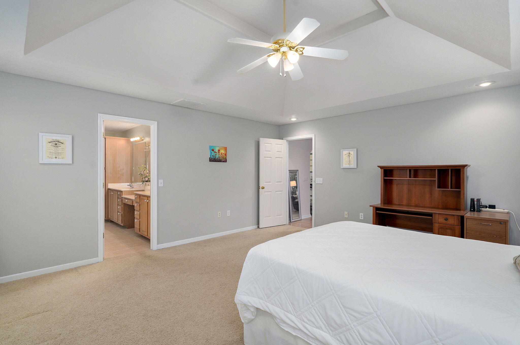 1060 Berkley Drive Property Photo 7