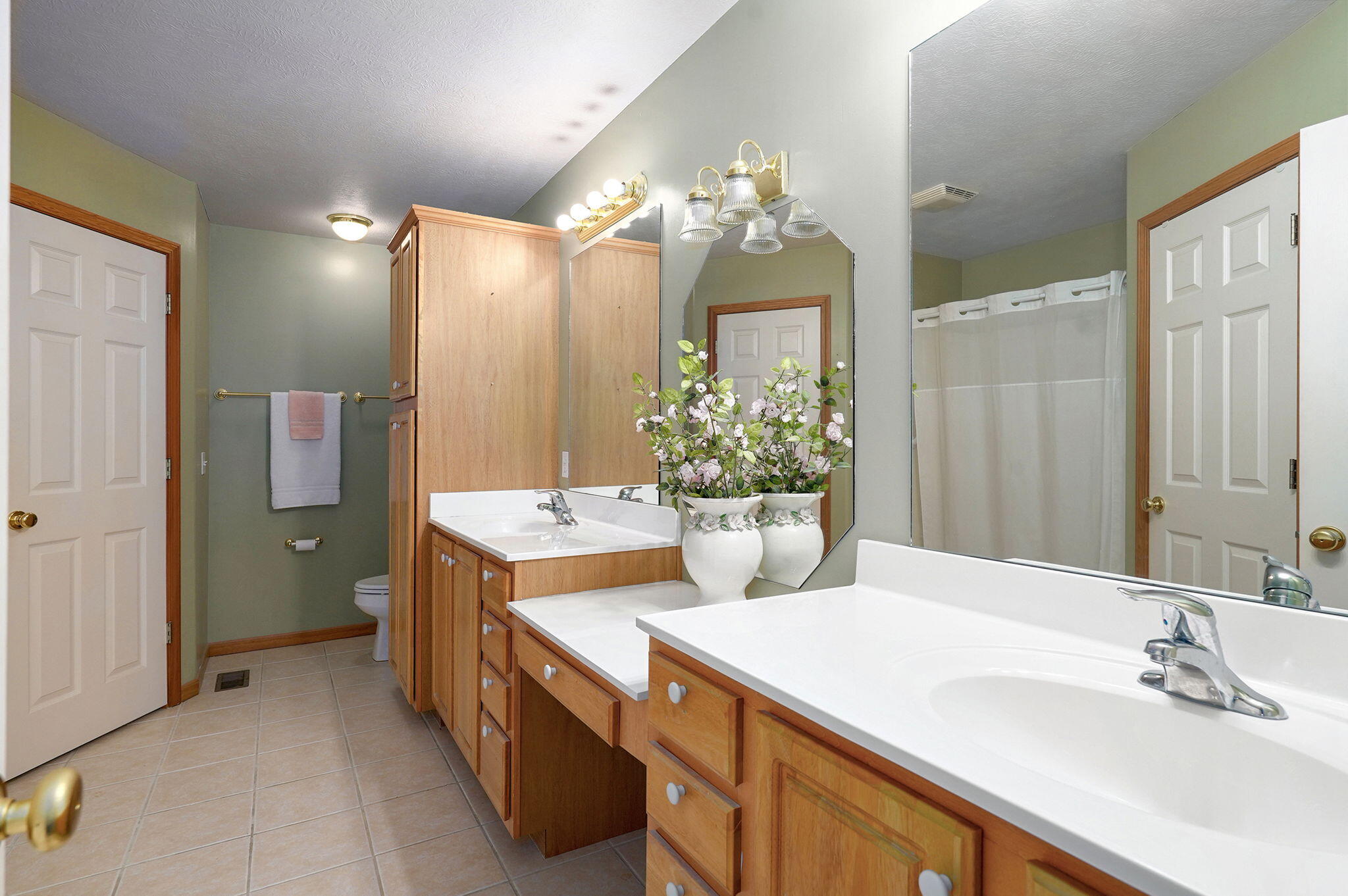 1060 Berkley Drive Property Photo 8