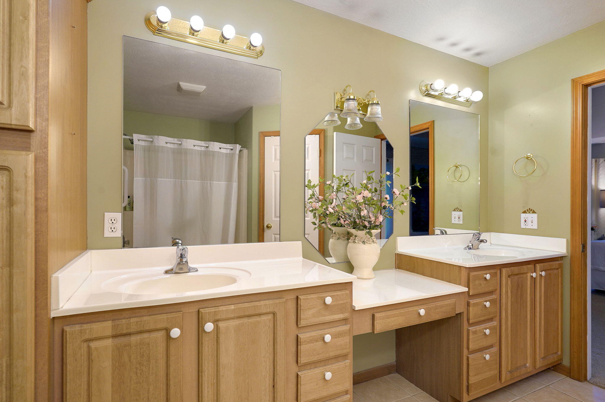 1060 Berkley Drive Property Photo 10