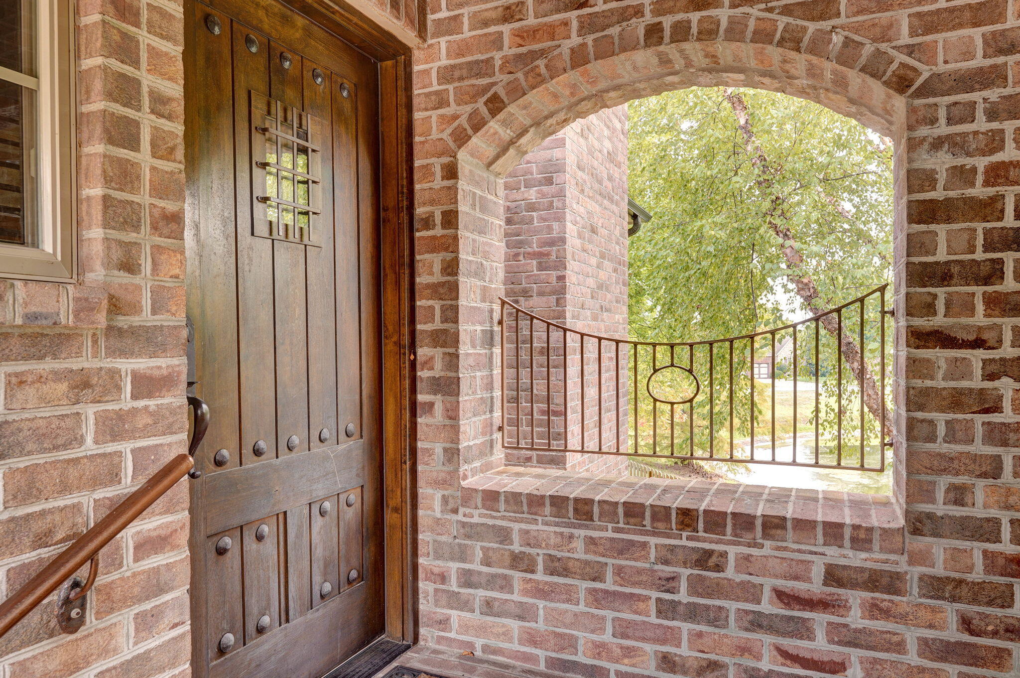 823 East Donegal Circle Property Photo 8