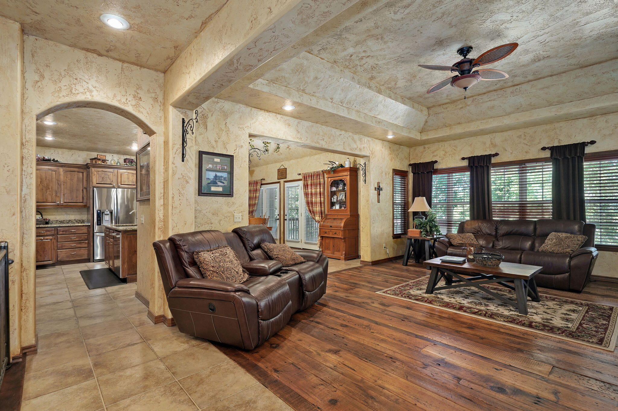 823 East Donegal Circle Property Photo 12