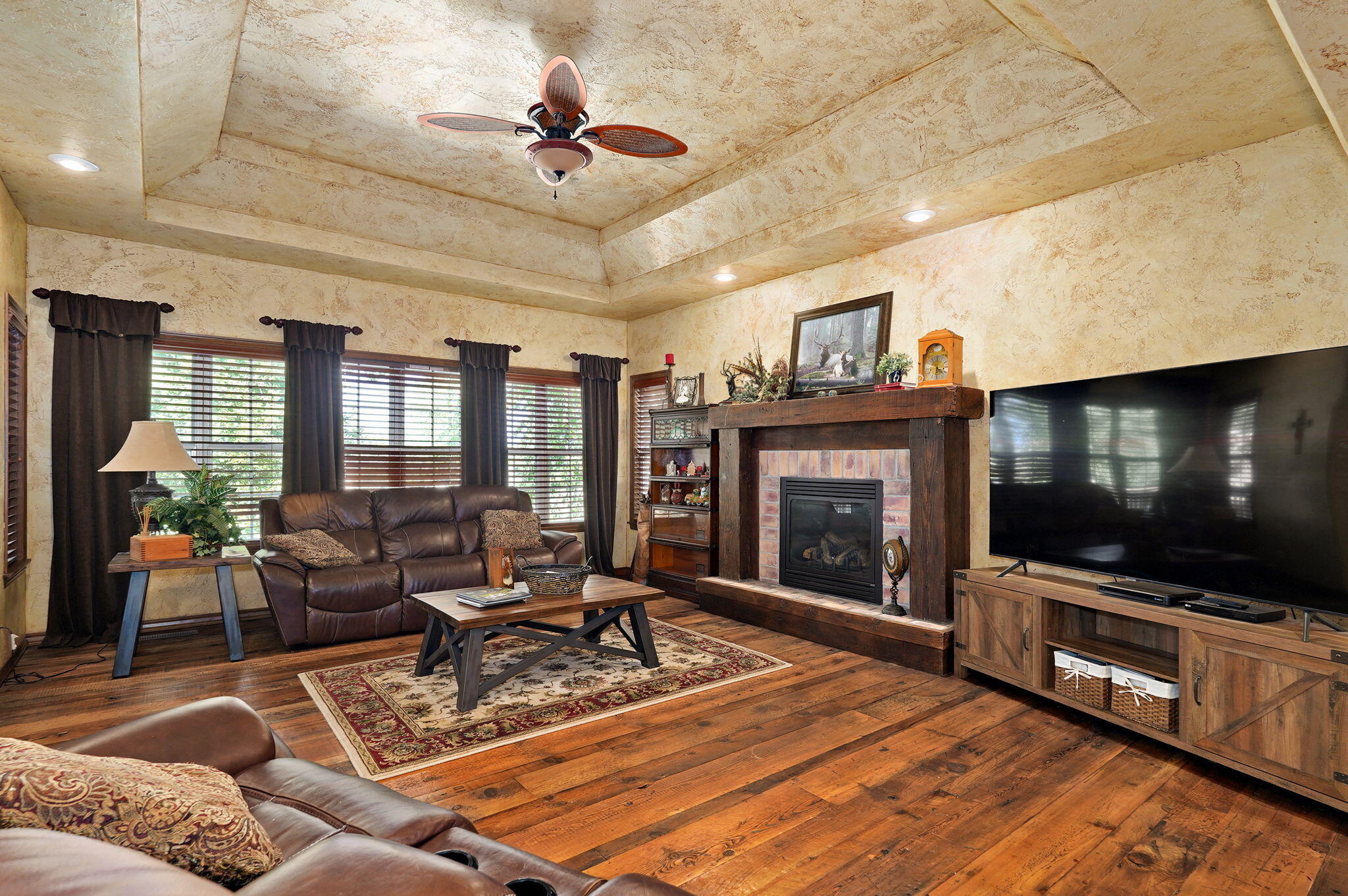 823 East Donegal Circle Property Photo 13