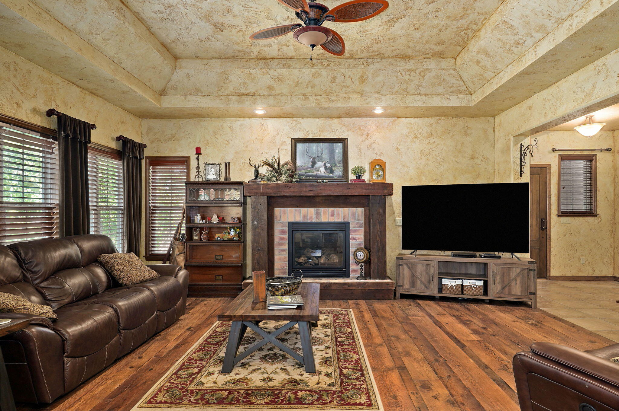 823 East Donegal Circle Property Photo 14