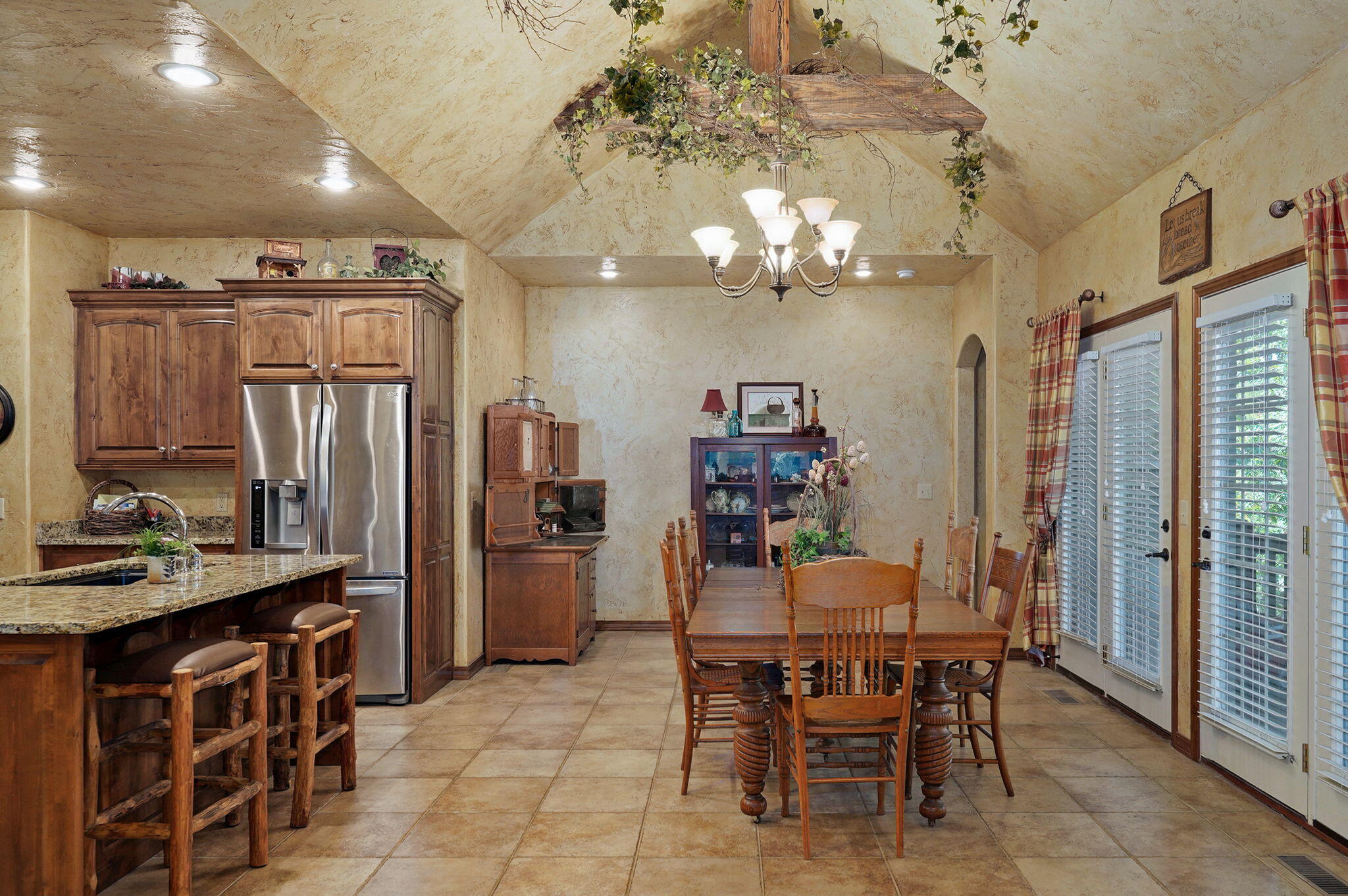 823 East Donegal Circle Property Photo 18