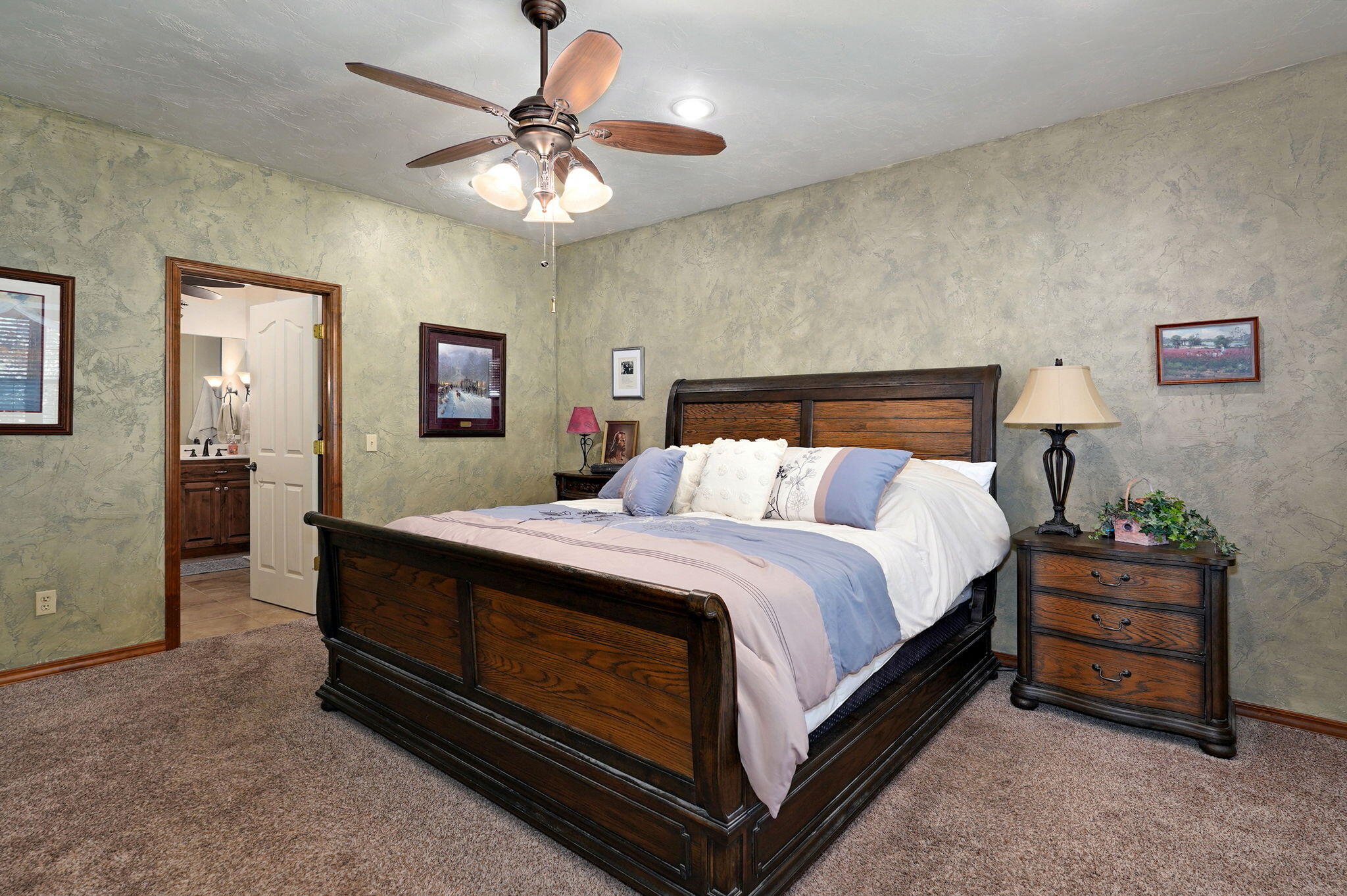 823 East Donegal Circle Property Photo 28