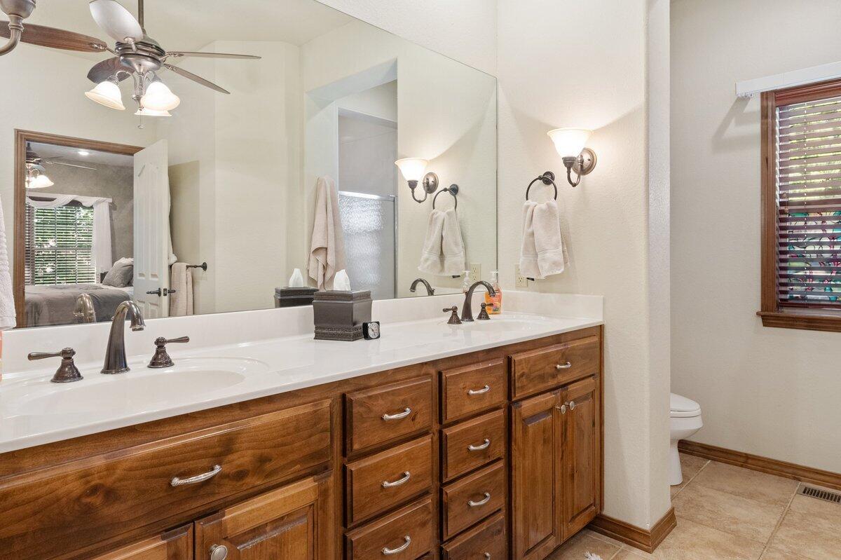 823 East Donegal Circle Property Photo 31