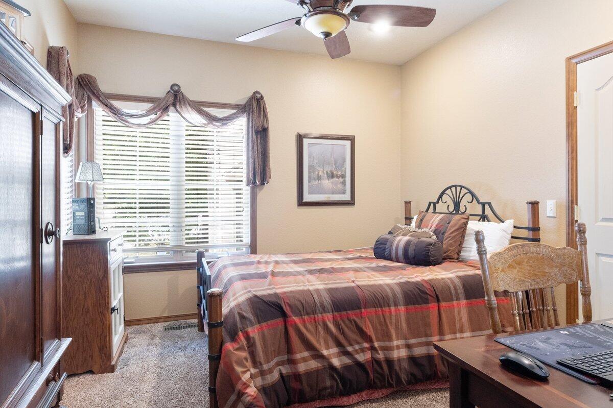 823 East Donegal Circle Property Photo 35