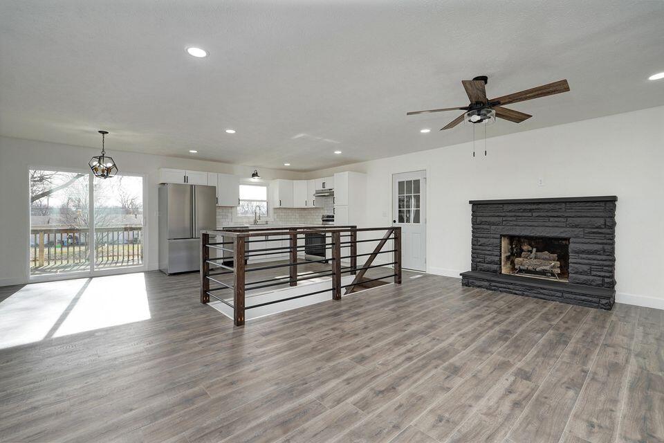 3138 West Crestview Street Property Photo 6