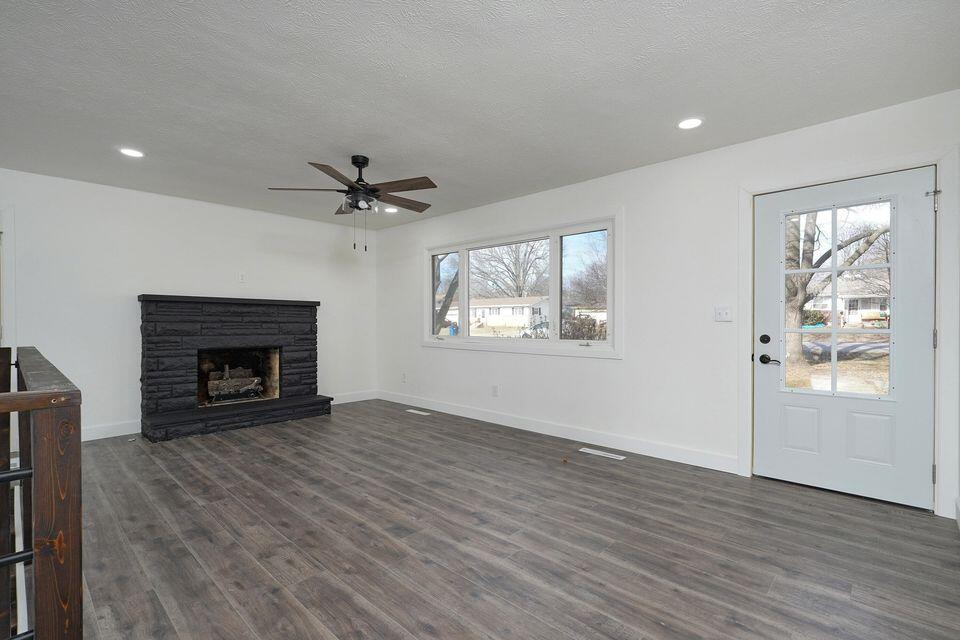 3138 West Crestview Street Property Photo 7