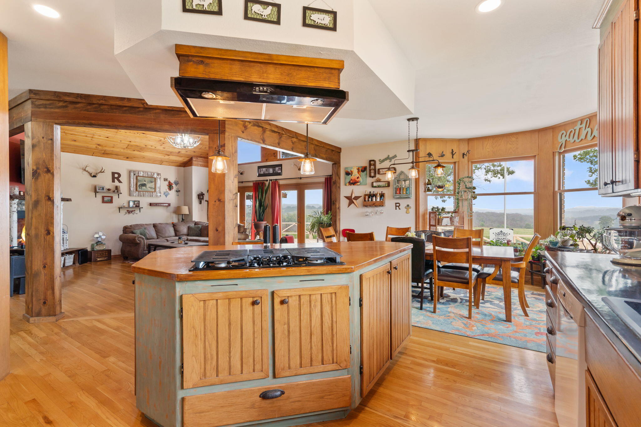 24352 State Hwy Ee Property Photo 2