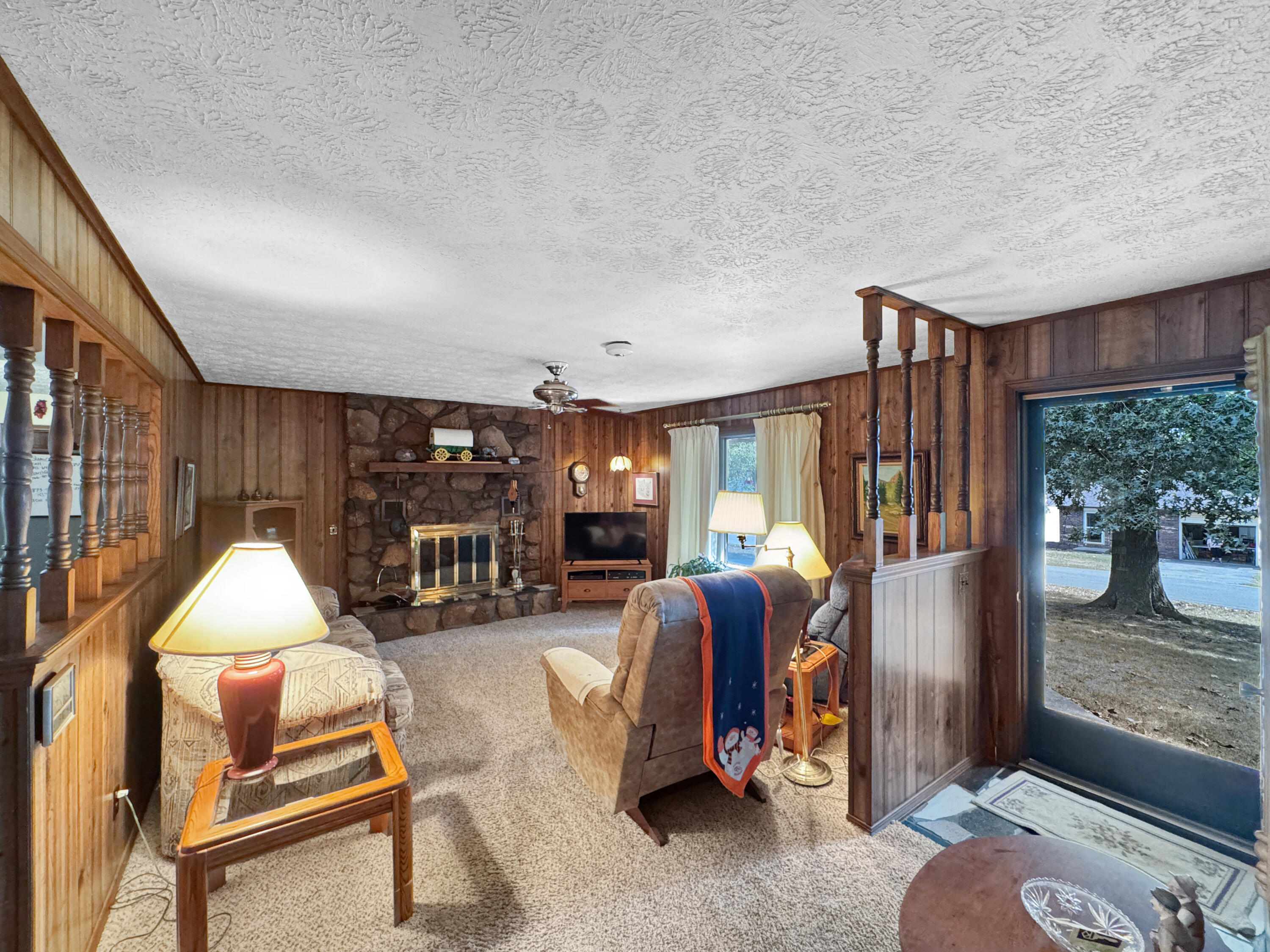 206 East Cawlfield Street Property Photo 2