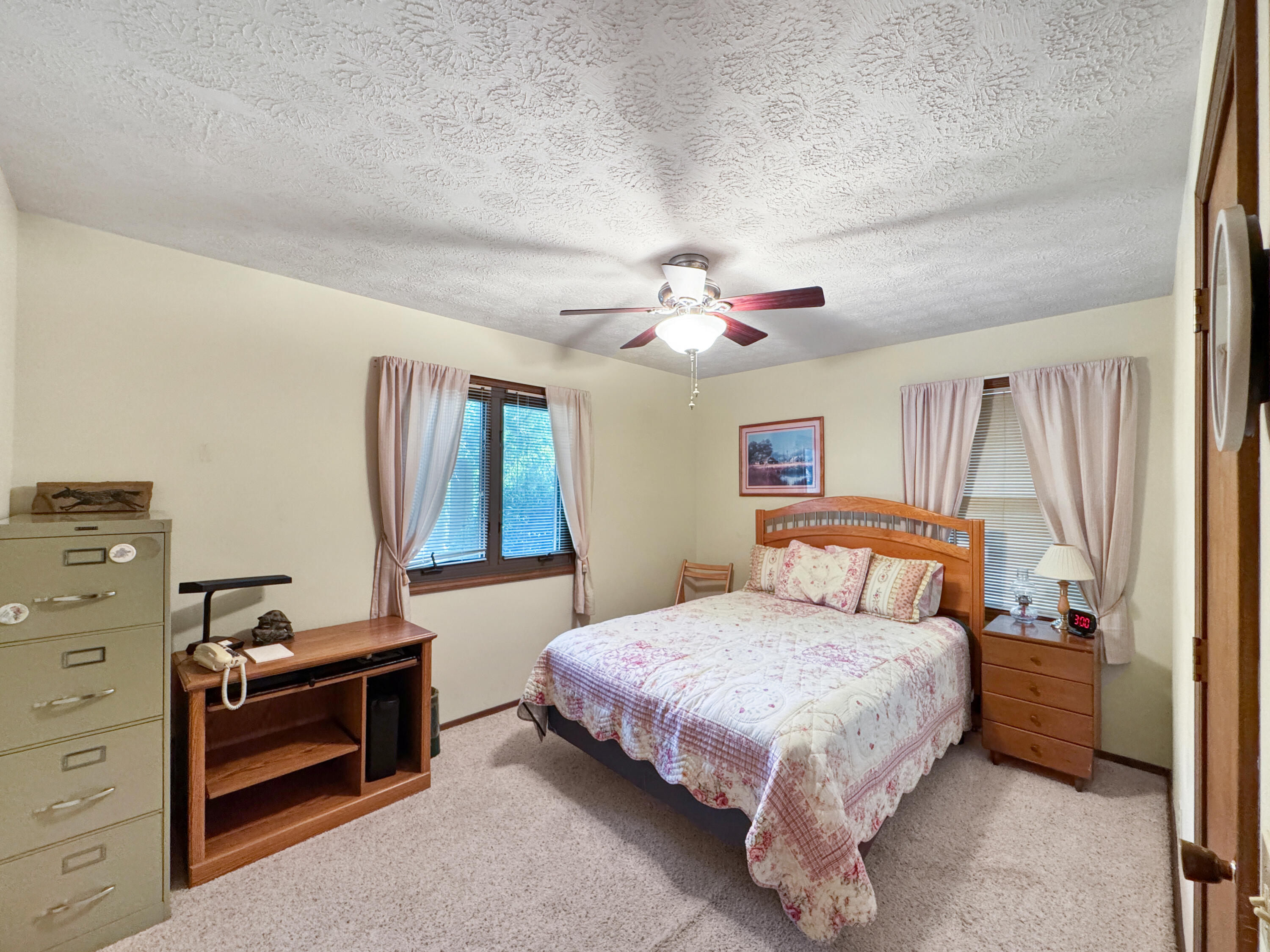 206 East Cawlfield Street Property Photo 8