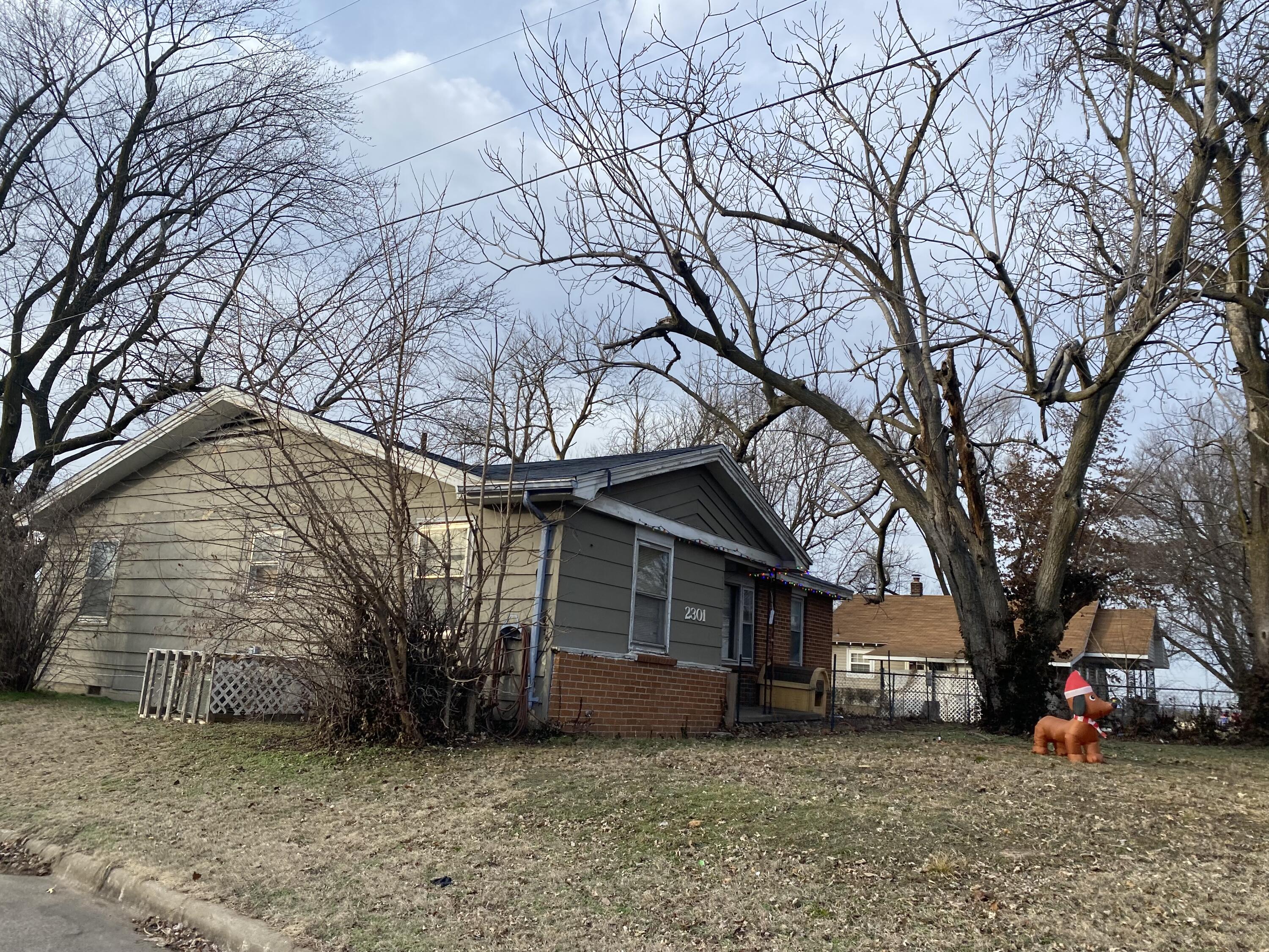 1.21 Acres North Kansas Expressway Property Photo 7