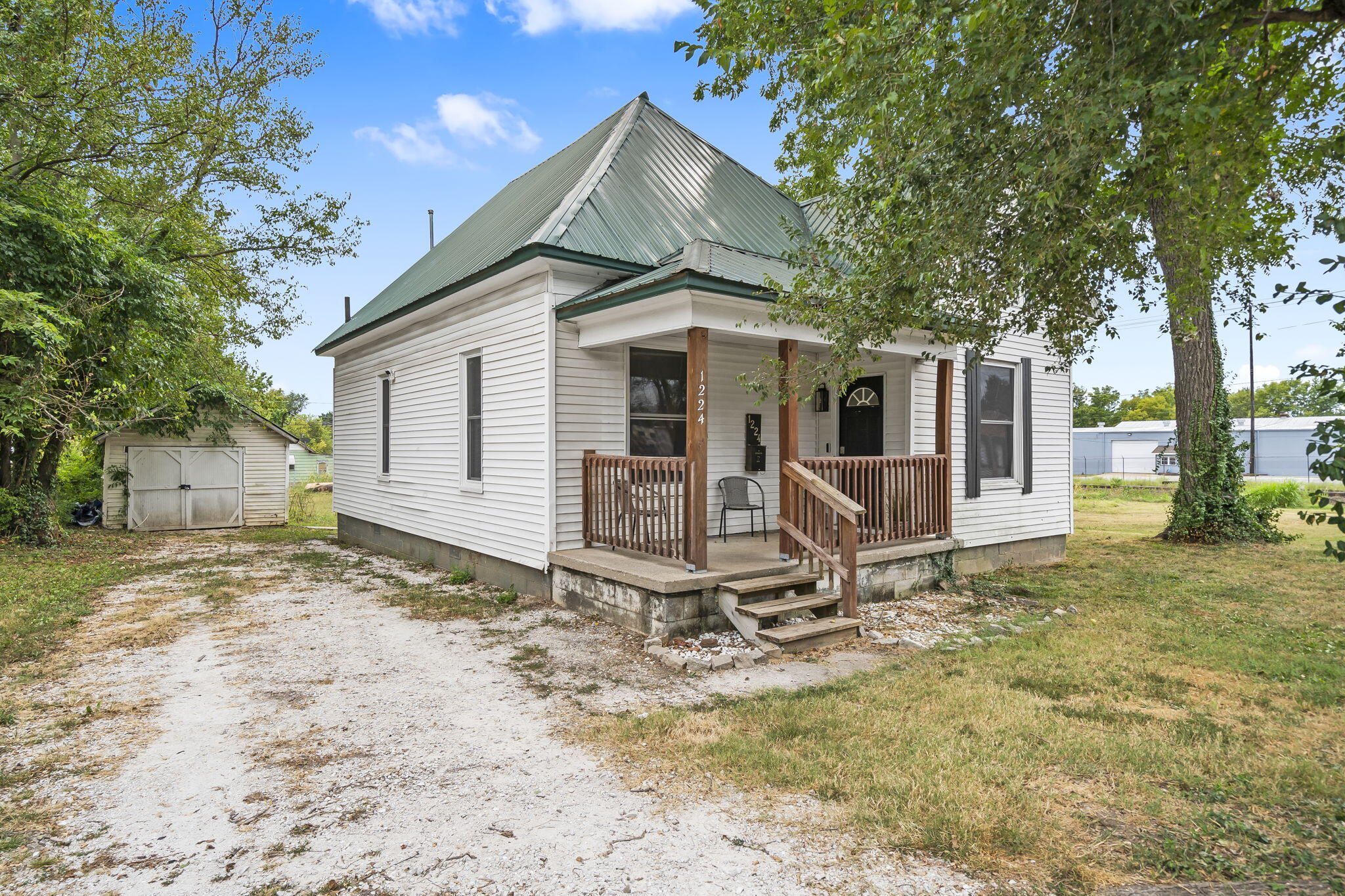 1224 West Webster Street Property Photo 2