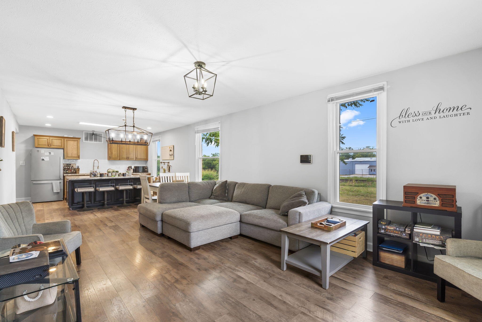 1224 West Webster Street Property Photo 4