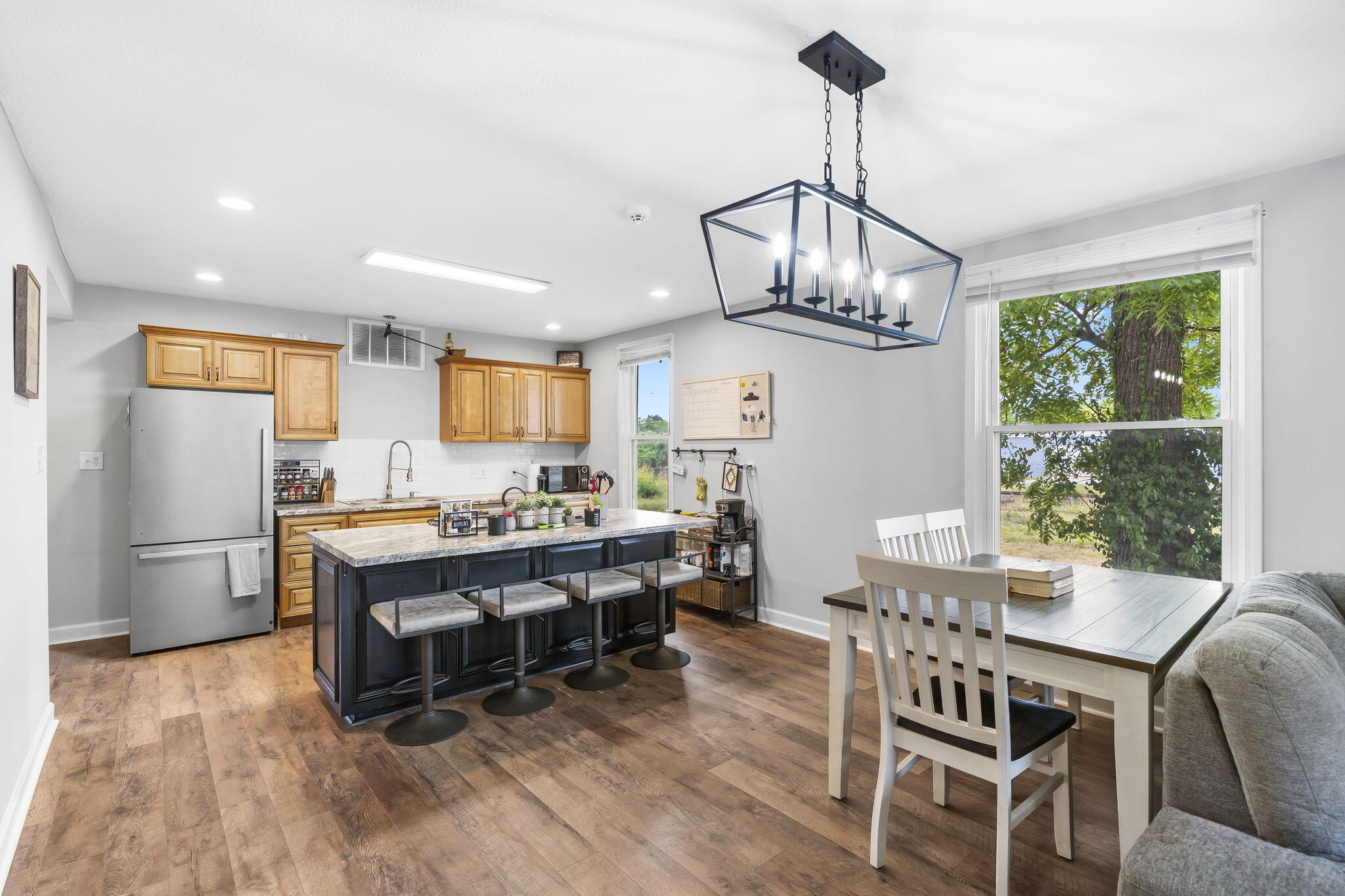 1224 West Webster Street Property Photo 9