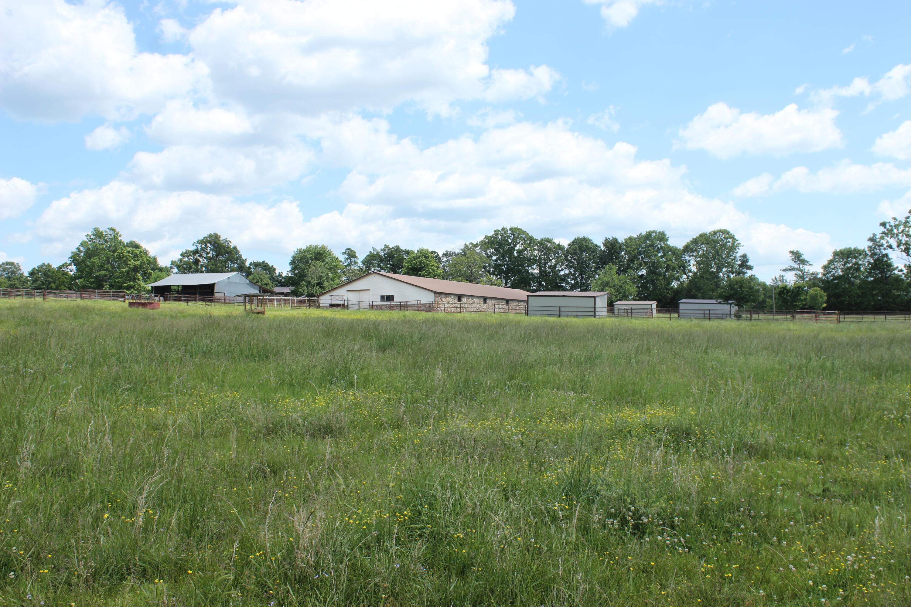 2231 W Highway Property Photo 1