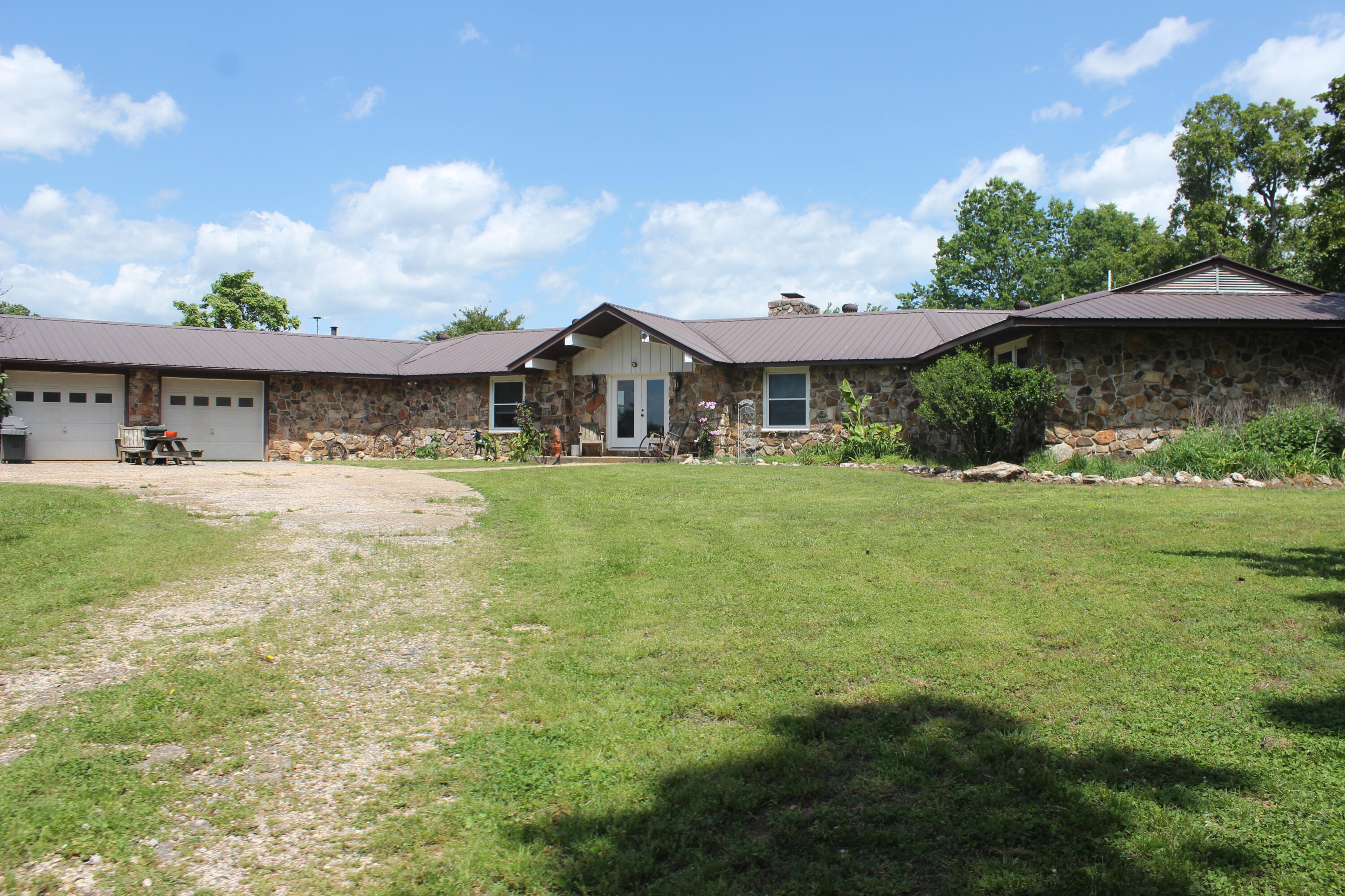 2231 W Highway Property Photo 20