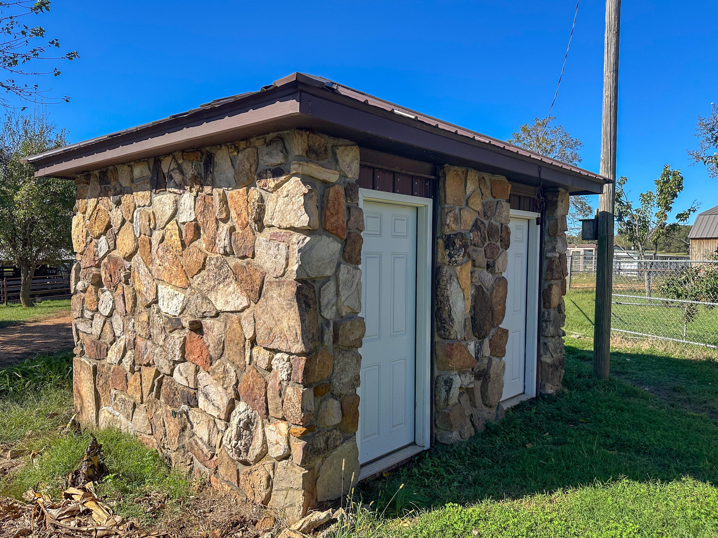 2231 W Highway Property Photo 28
