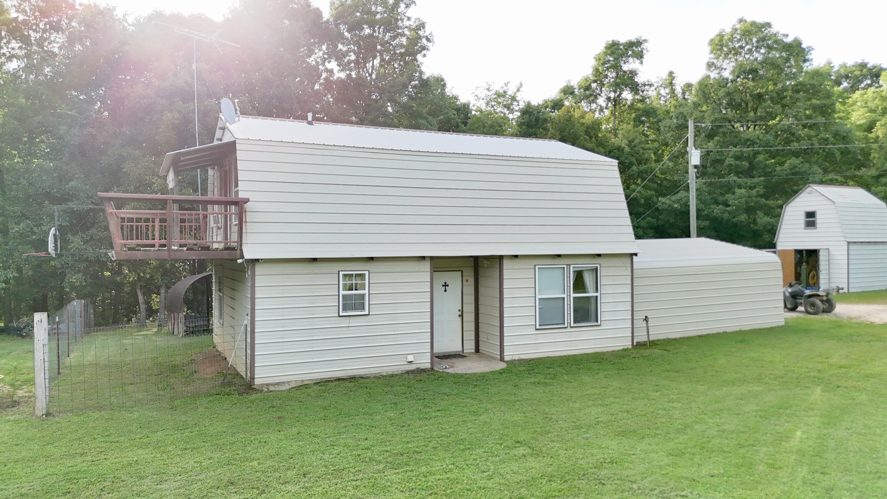 3706 Private Road 2217 Property Photo 1