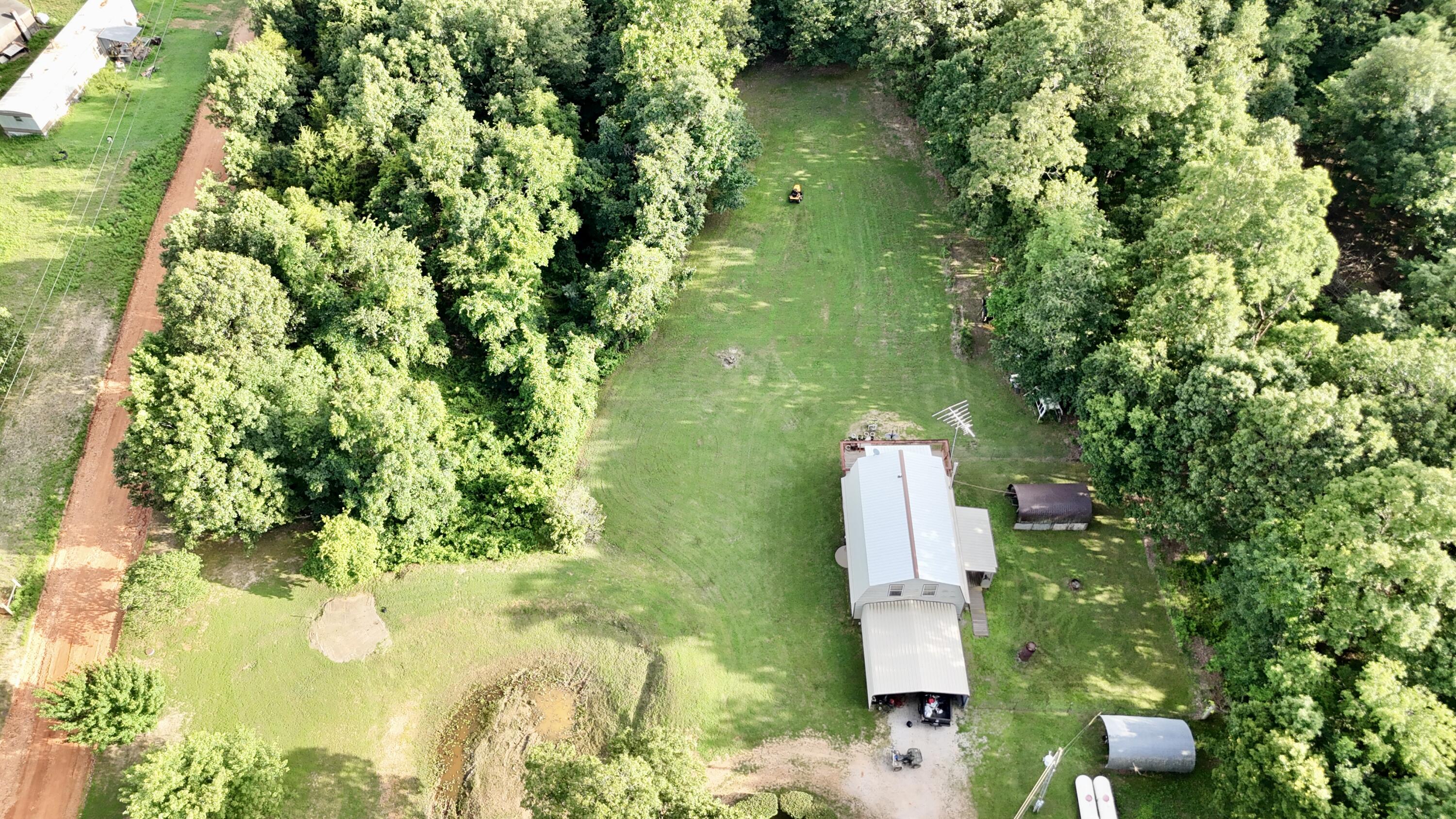 3706 Private Road 2217 Property Photo 3