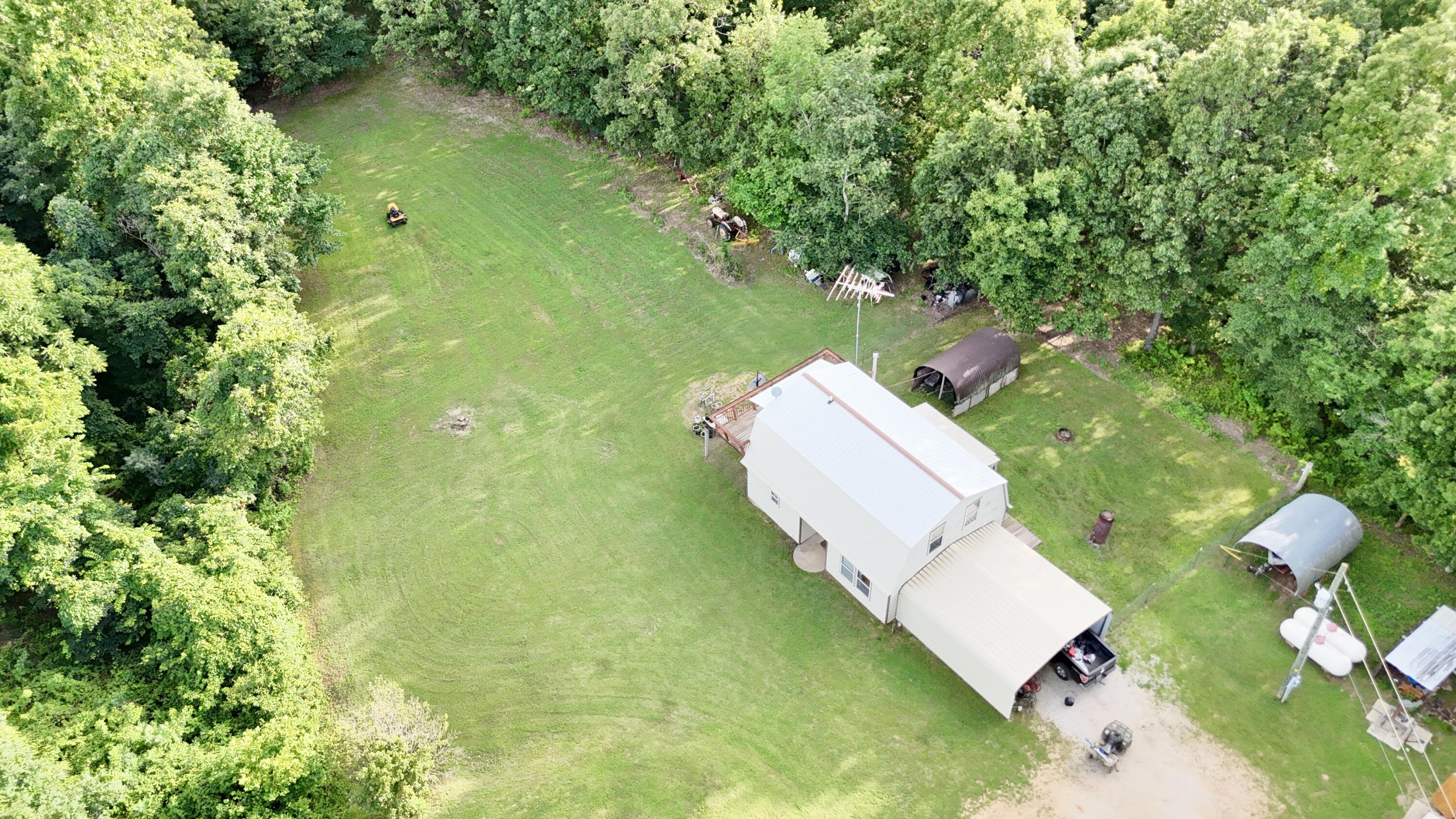 3706 Private Road 2217 Property Photo 4