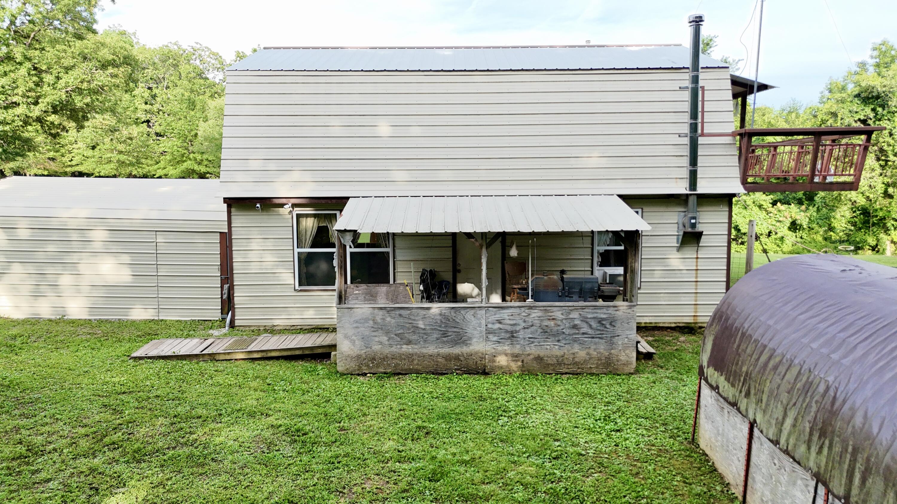 3706 Private Road 2217 Property Photo 9