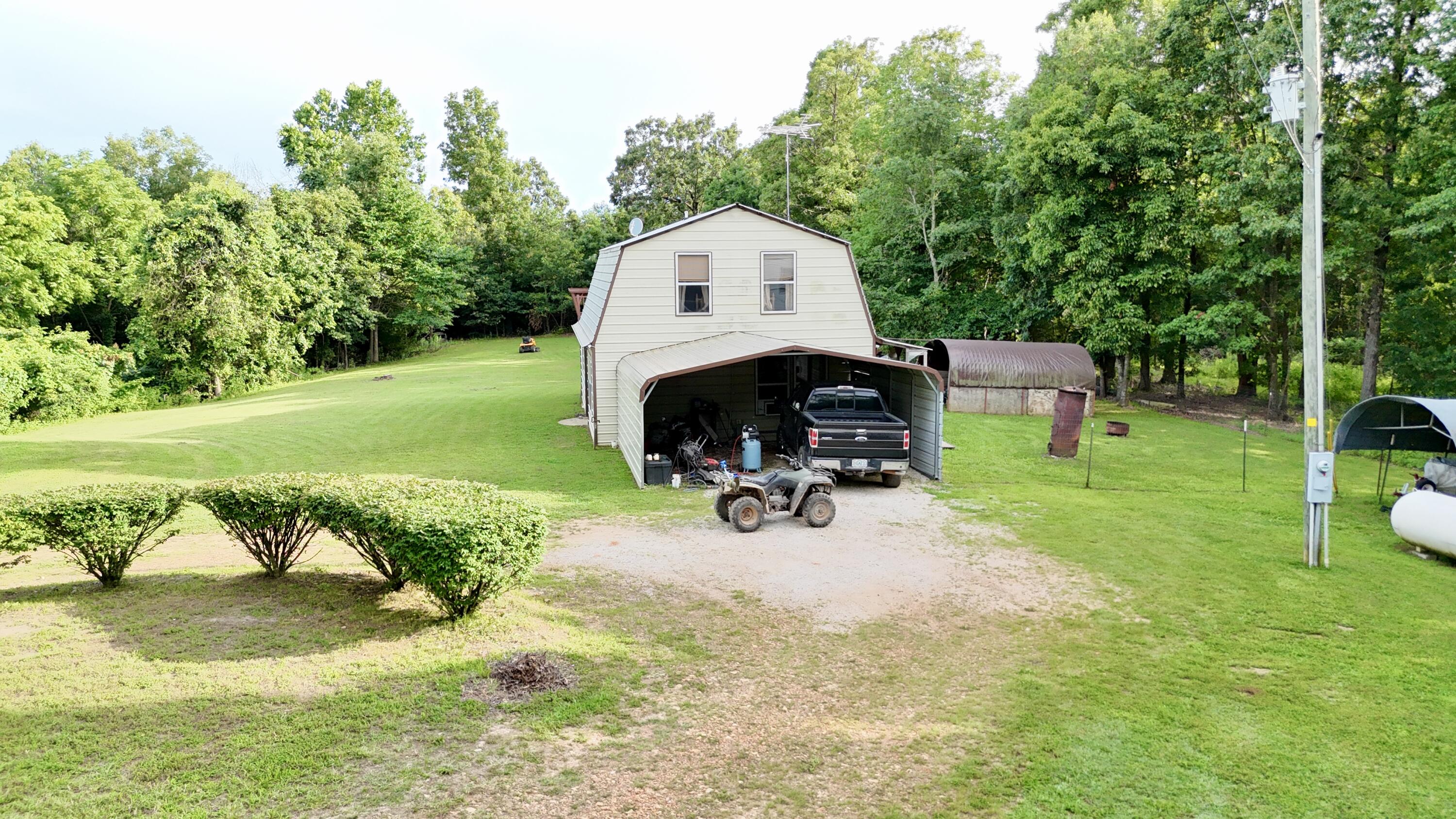 3706 Private Road 2217 Property Photo 10