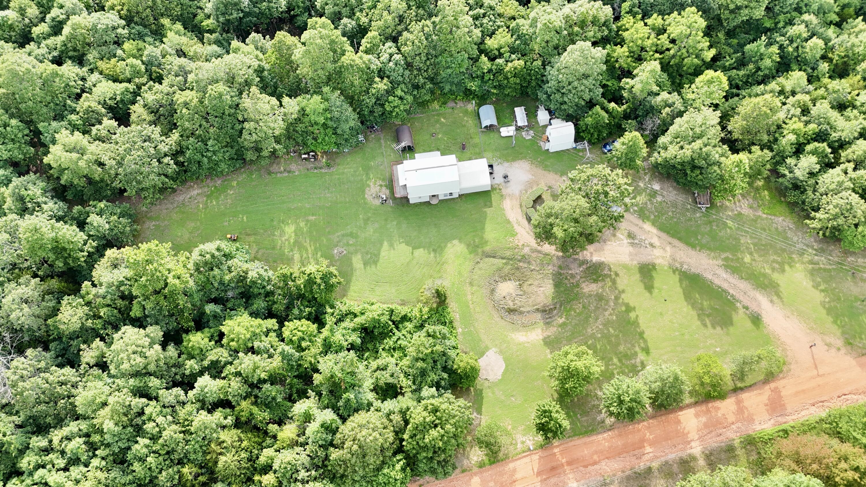 3706 Private Road 2217 Property Photo 13