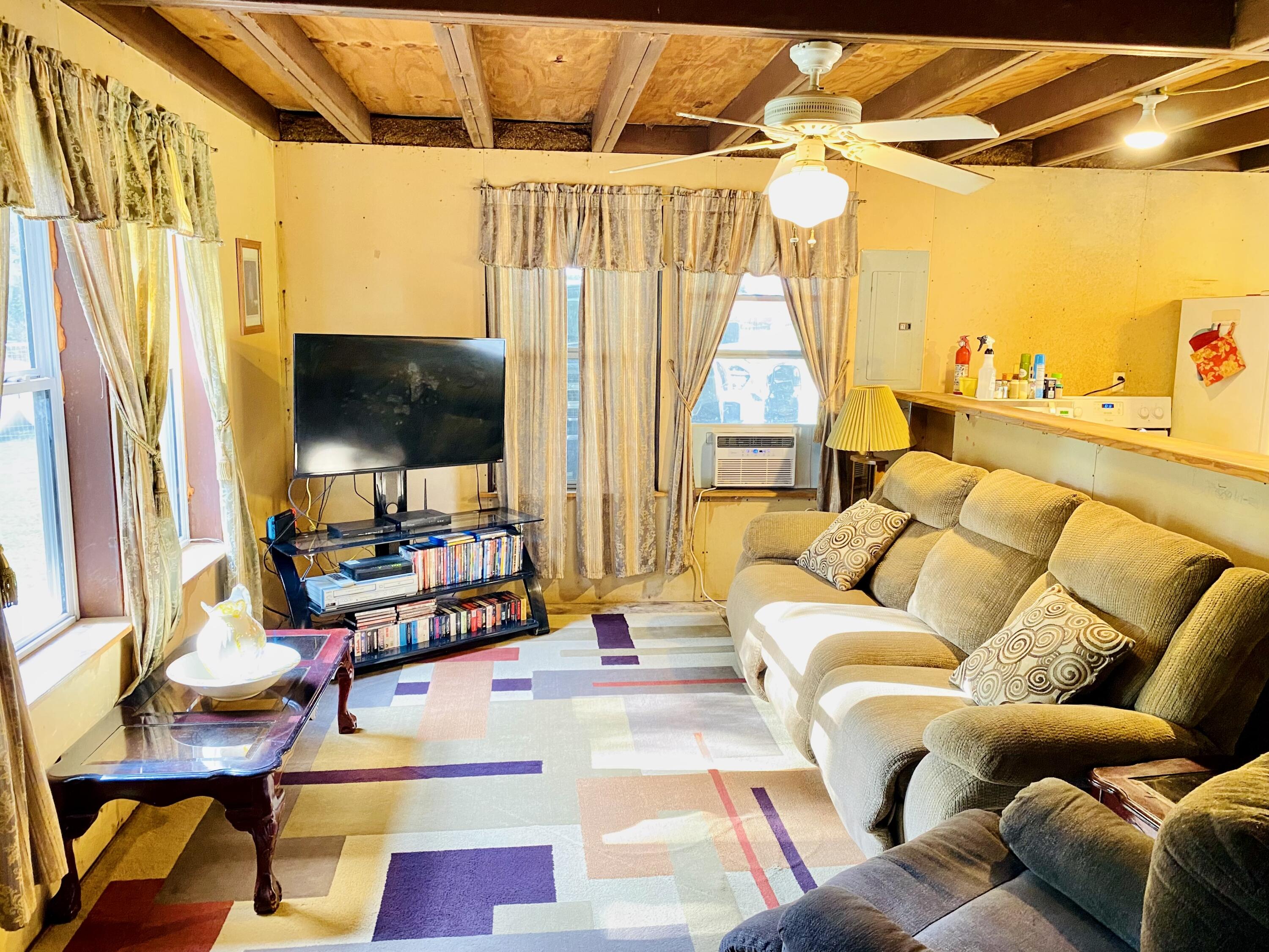 3706 Private Road 2217 Property Photo 17