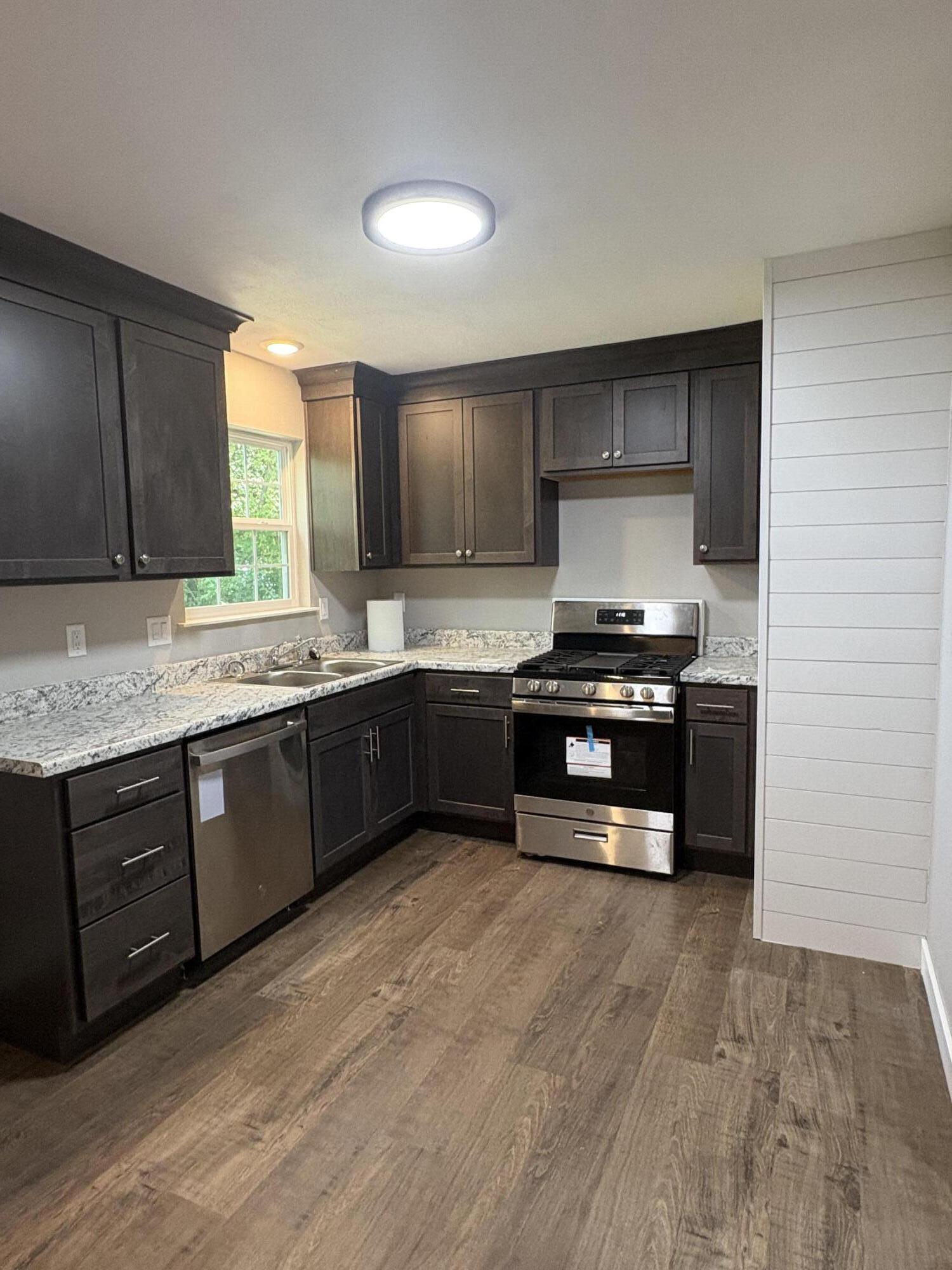 301 West Mcgee Street Property Photo 3