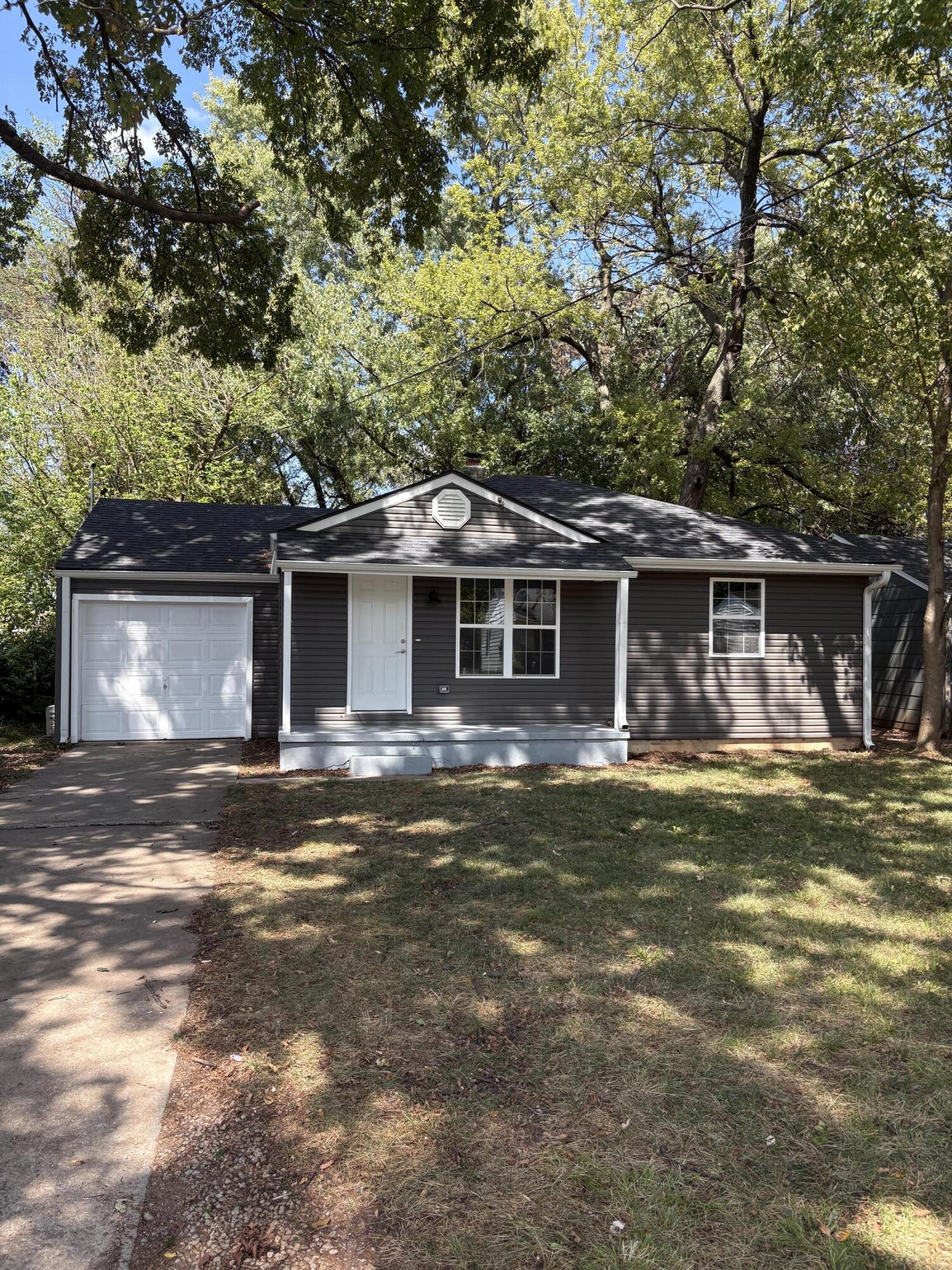 301 West Mcgee Street Property Photo 11