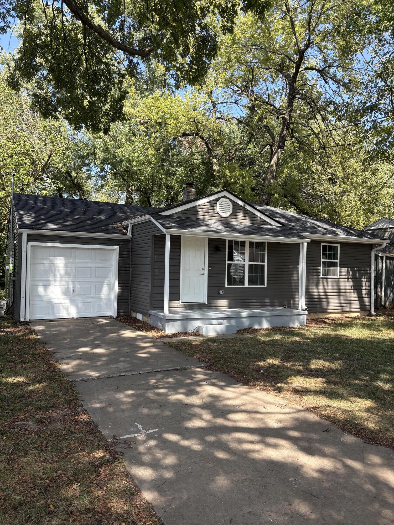 301 West Mcgee Street Property Photo 12