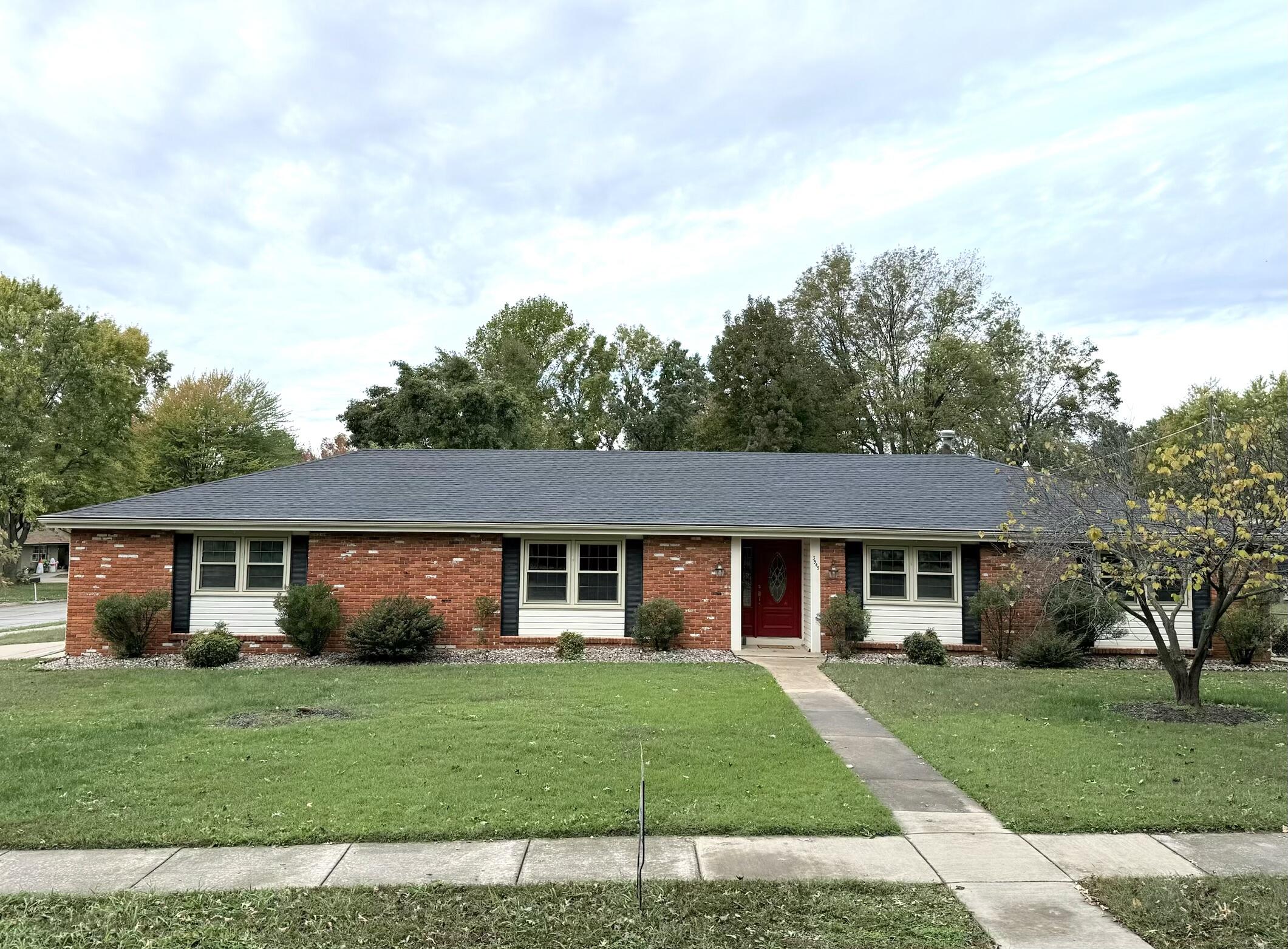 3945 South Parkcrest Avenue Property Photo 1