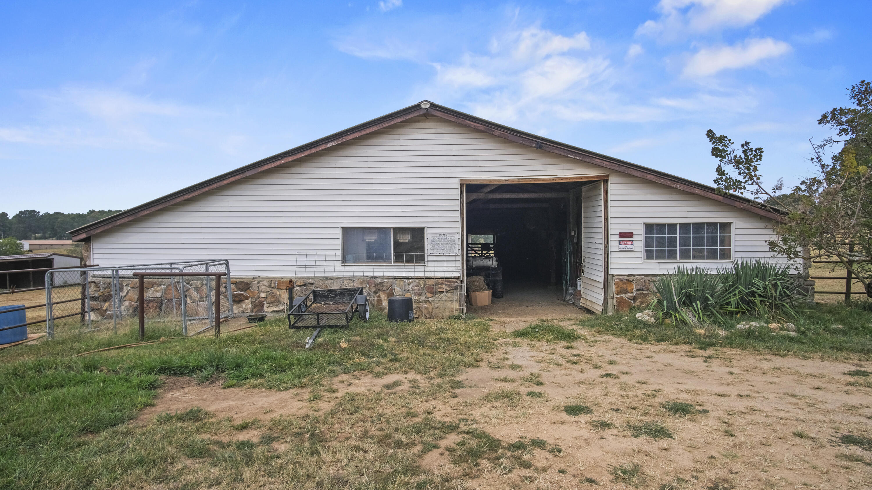2231 W Highway Property Photo 7