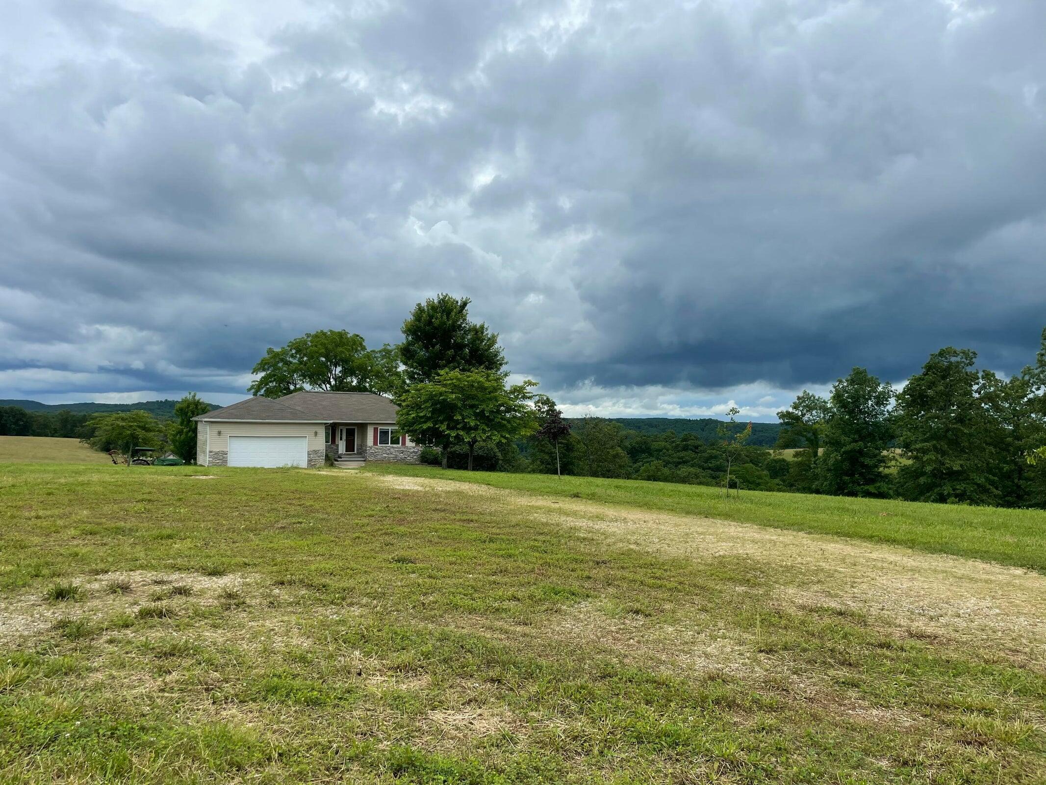 22017 East State Highway 76 Property Photo 7