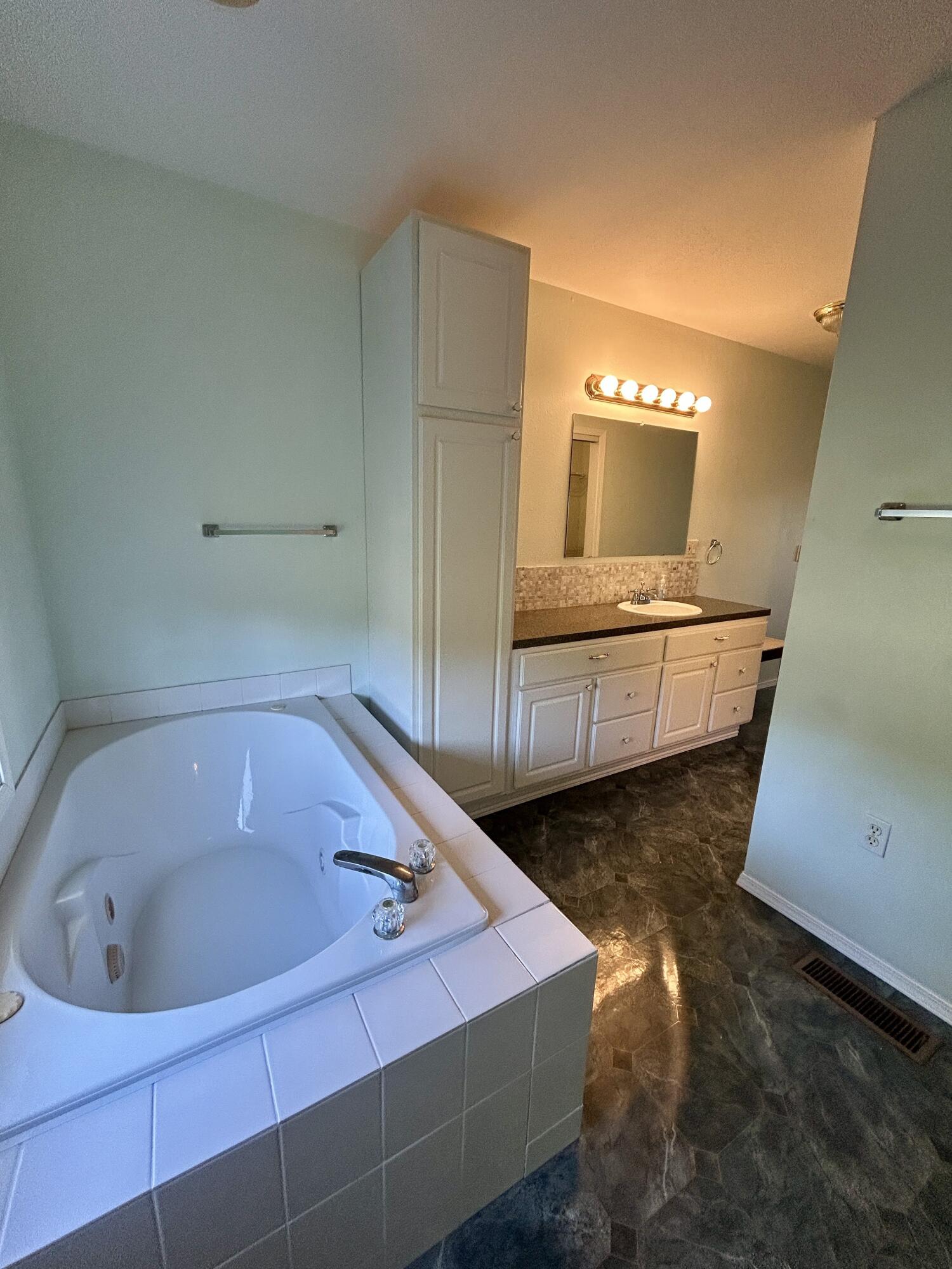 22017 East State Highway 76 Property Photo 13