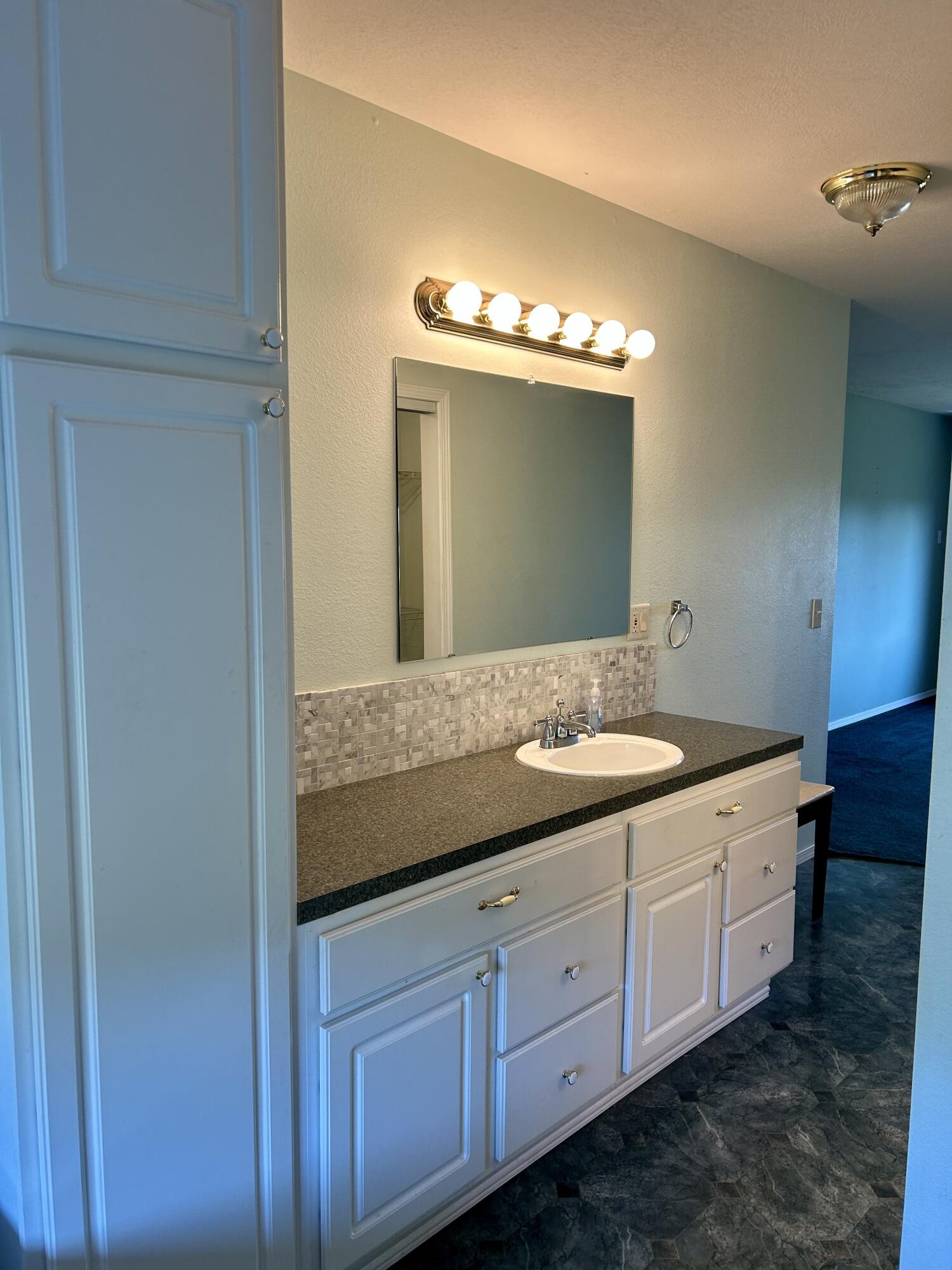 22017 East State Highway 76 Property Photo 14